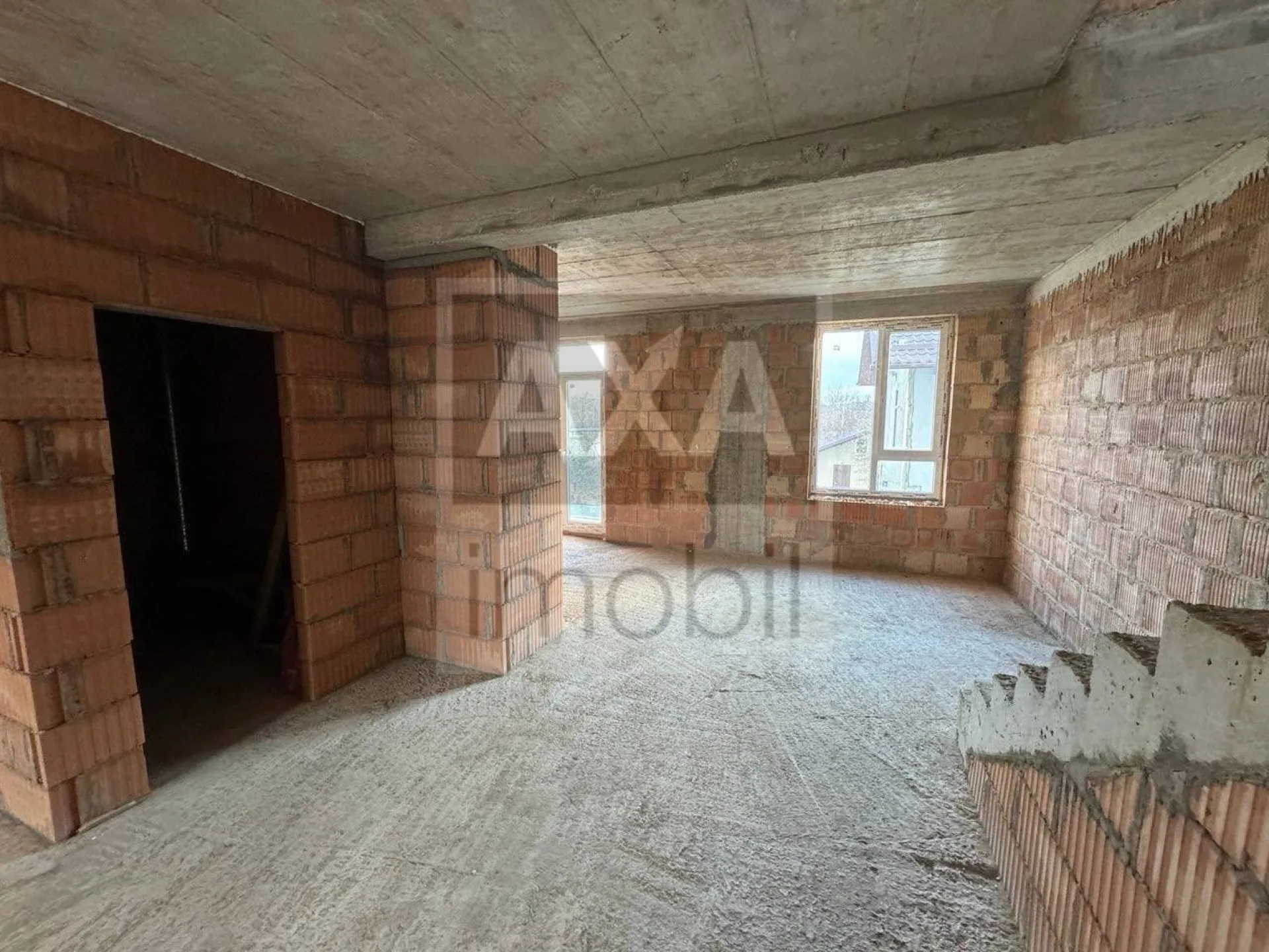 3-этажный дом, 4 комнаты, 186 м² — Изображение 4