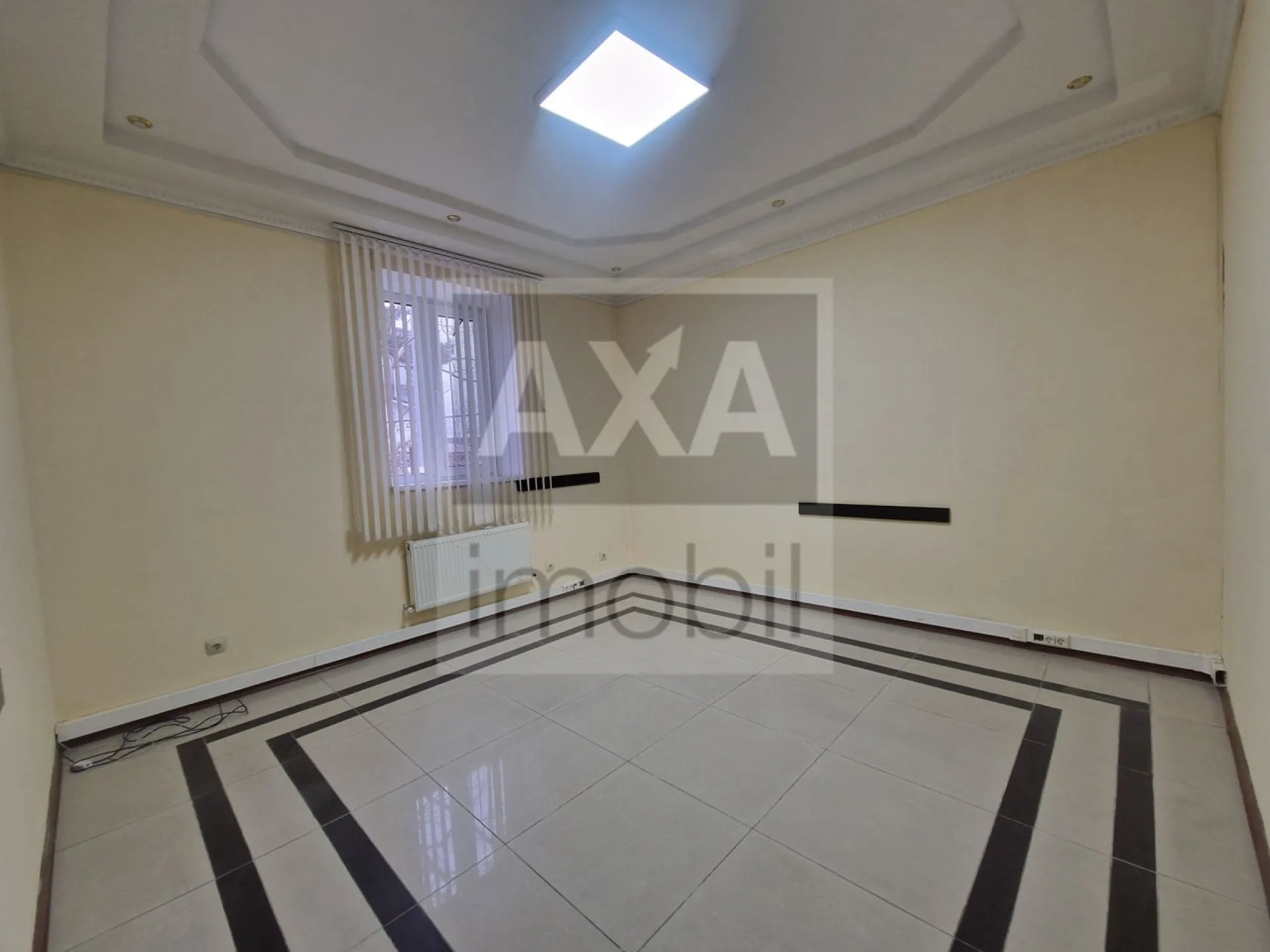 Spațiu comercial, 320 m² — Imagine 2