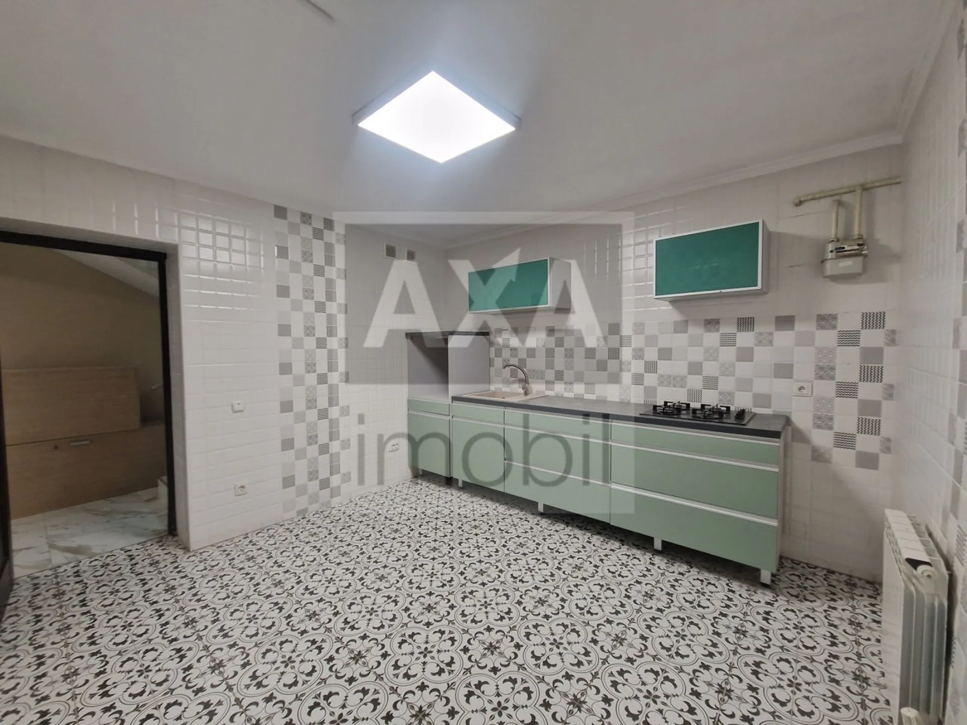 Spațiu comercial, 550 m² — Imagine 2