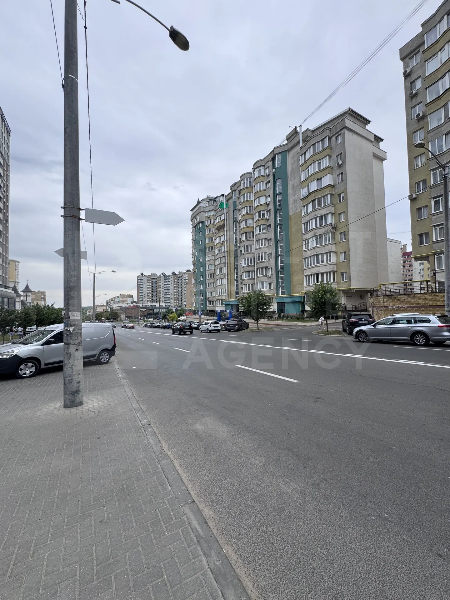 Spațiu comercial, 275 m² — Imagine 3