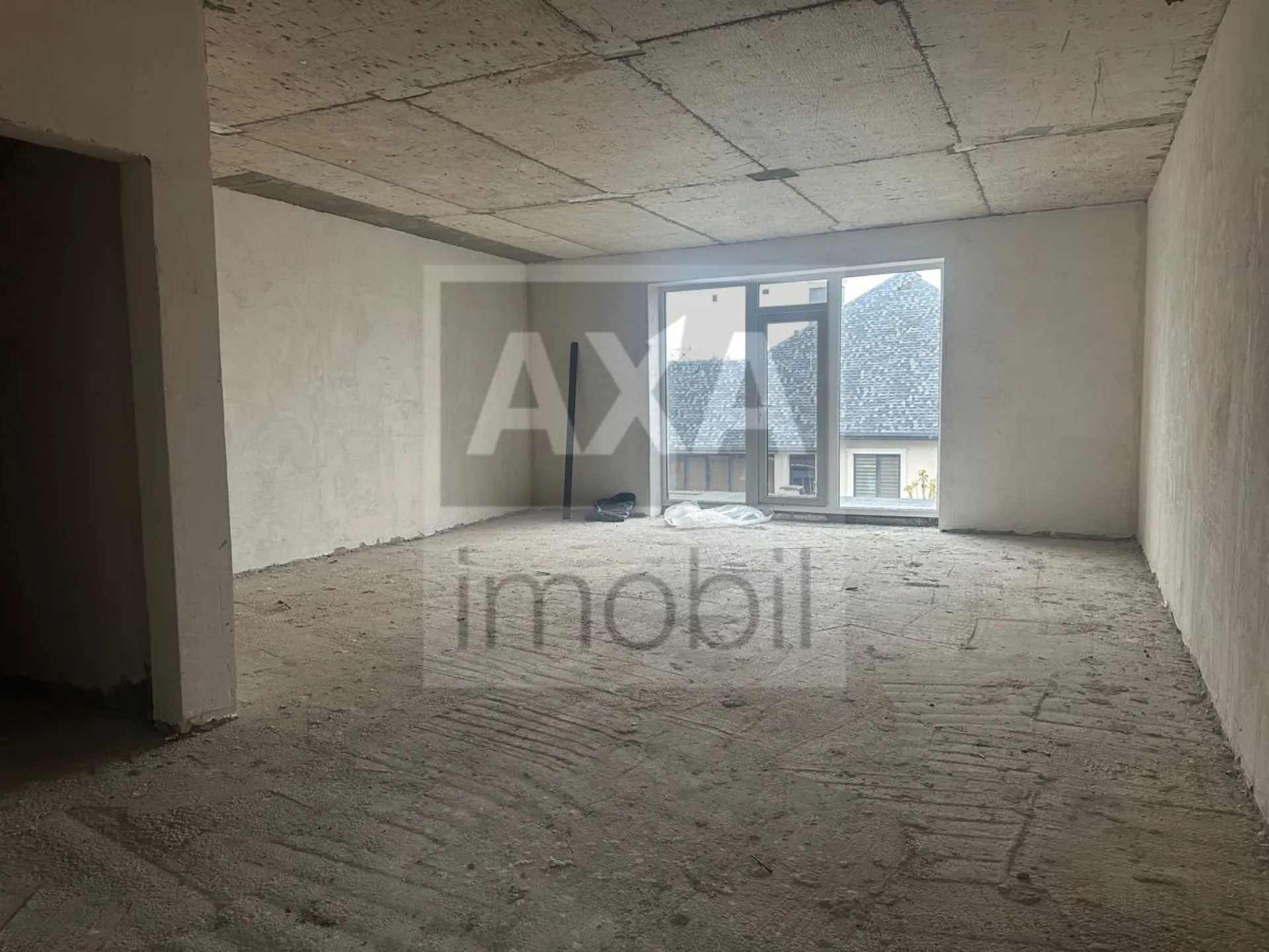 2-etaje casă, 4 camere, 220 m² — Imagine 2