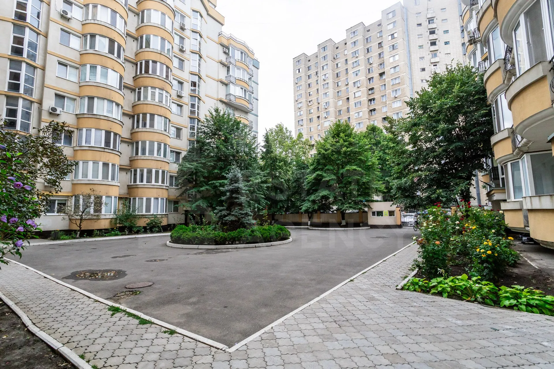 Торговое помещение, 42 м² — Изображение 1