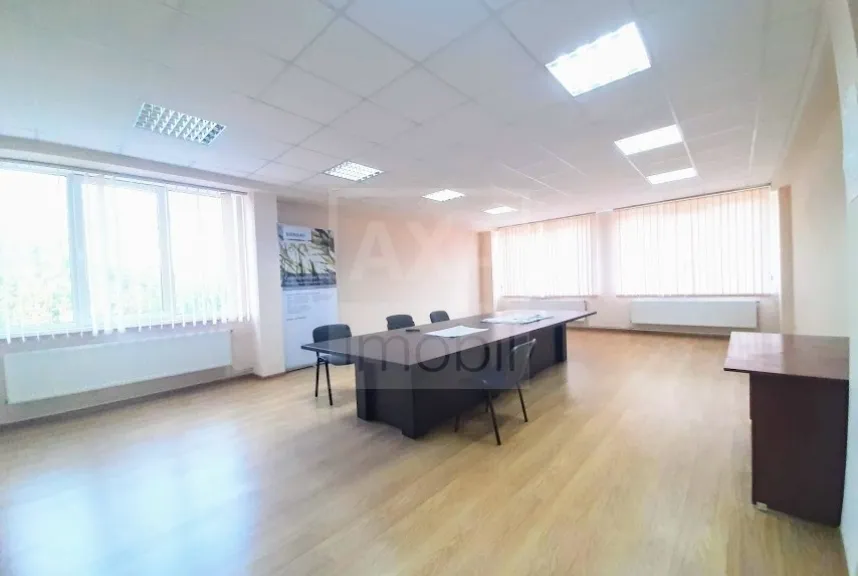 1-комнатный офис, 330 м² — Изображение 1