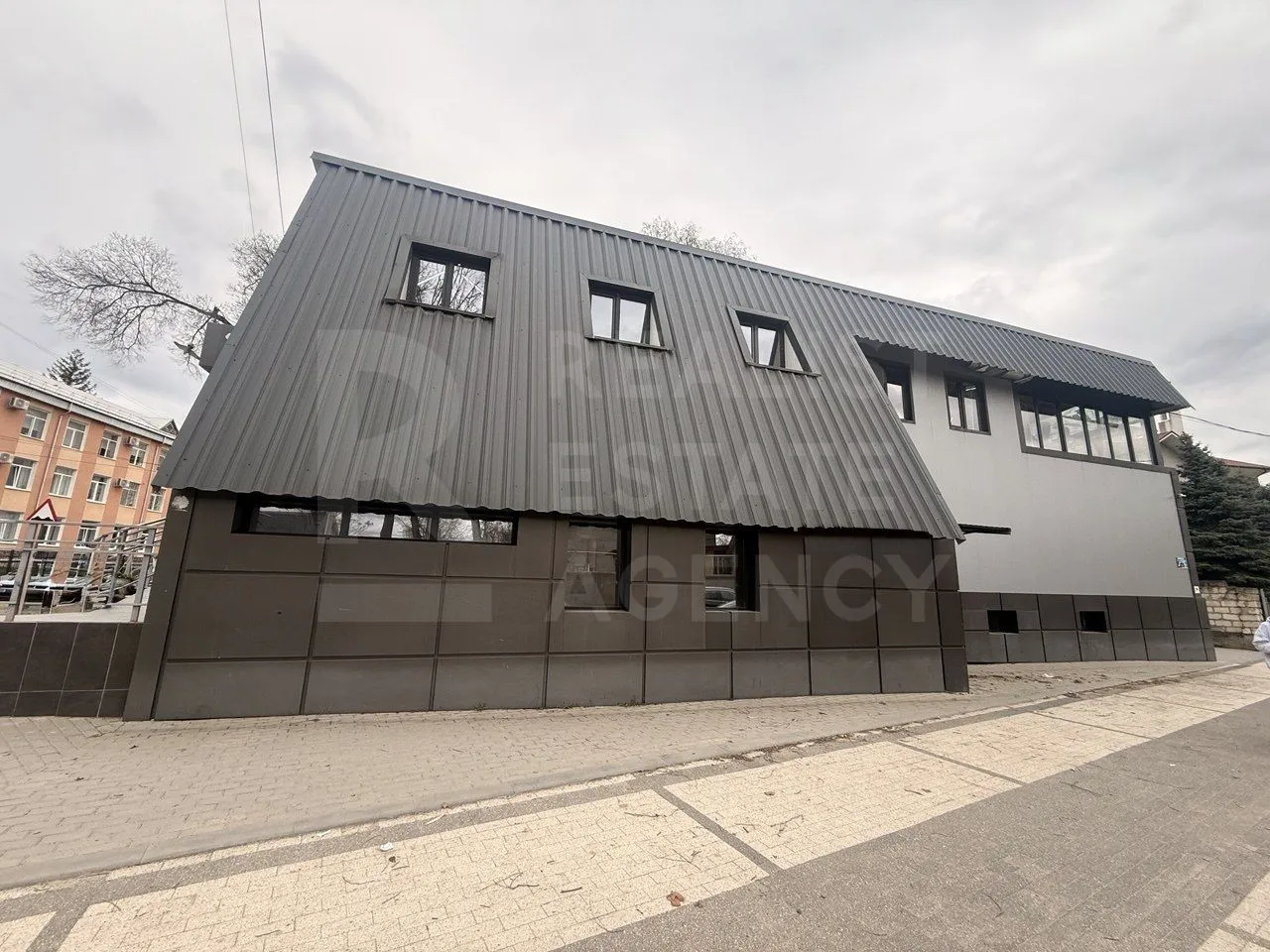 Spațiu comercial, 131 m² — Imagine 1