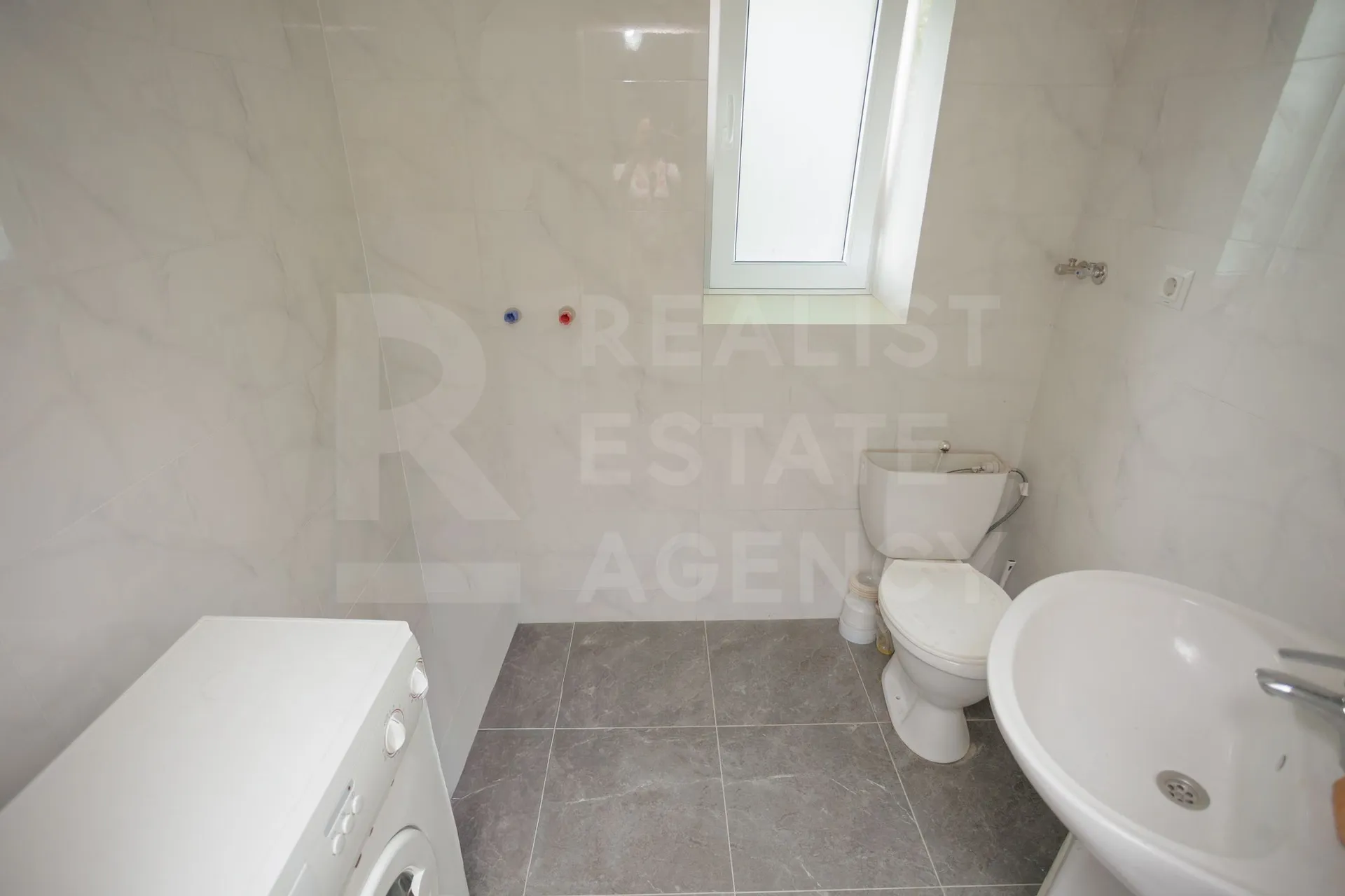 2-etaje casă, 4 camere, 150 m² — Imagine 4