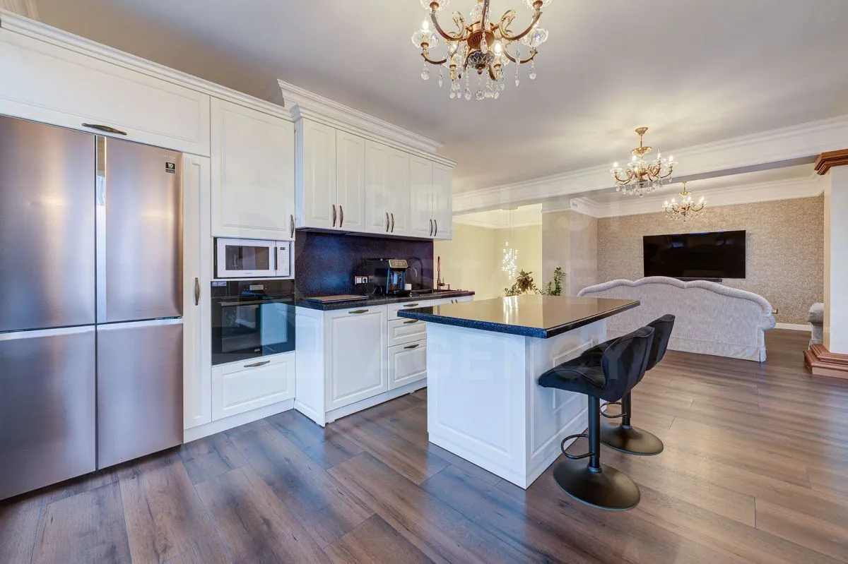 3-комнатная квартира, 220 м² — Изображение 2