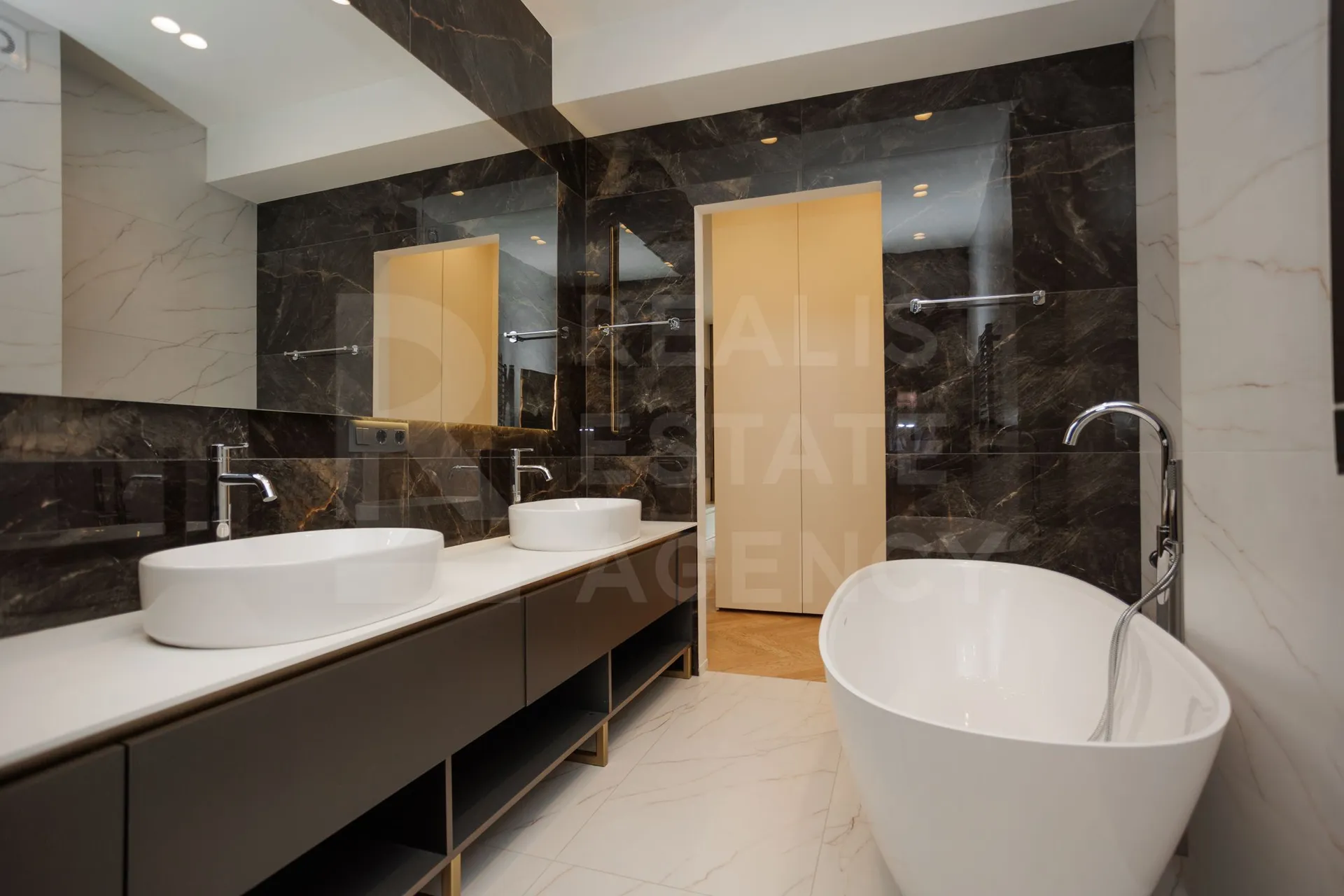 3-комнатная квартира, 167 м² — Изображение 4