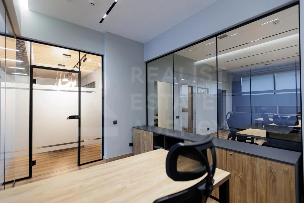 4-bedroom office, 158 m² — Image 1
