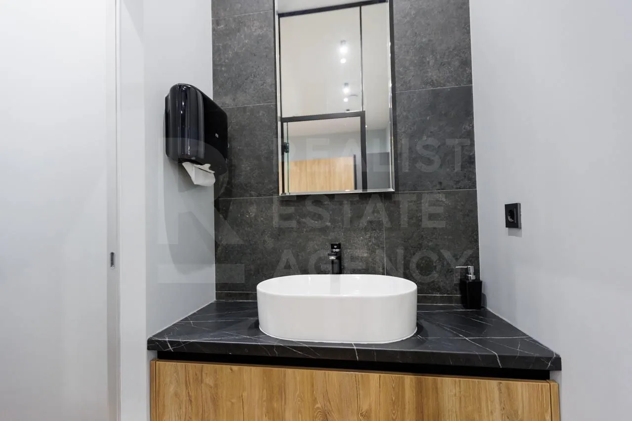 4-bedroom office, 158 m² — Image 3