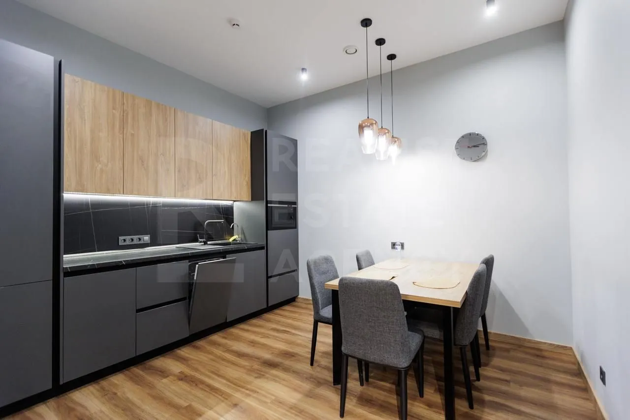 4-bedroom office, 158 m² — Image 2