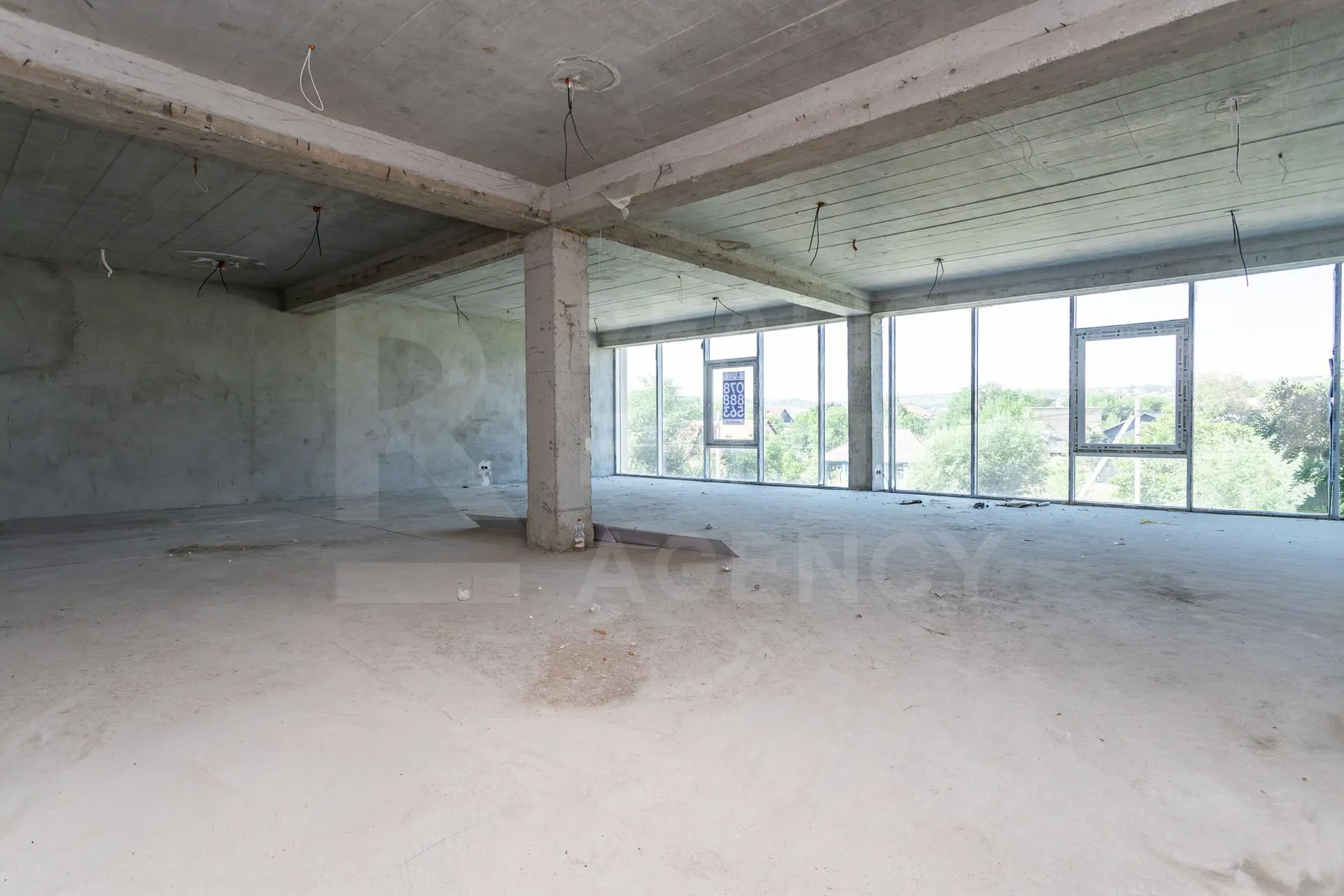 Spațiu comercial, 205.5 m² — Imagine 1