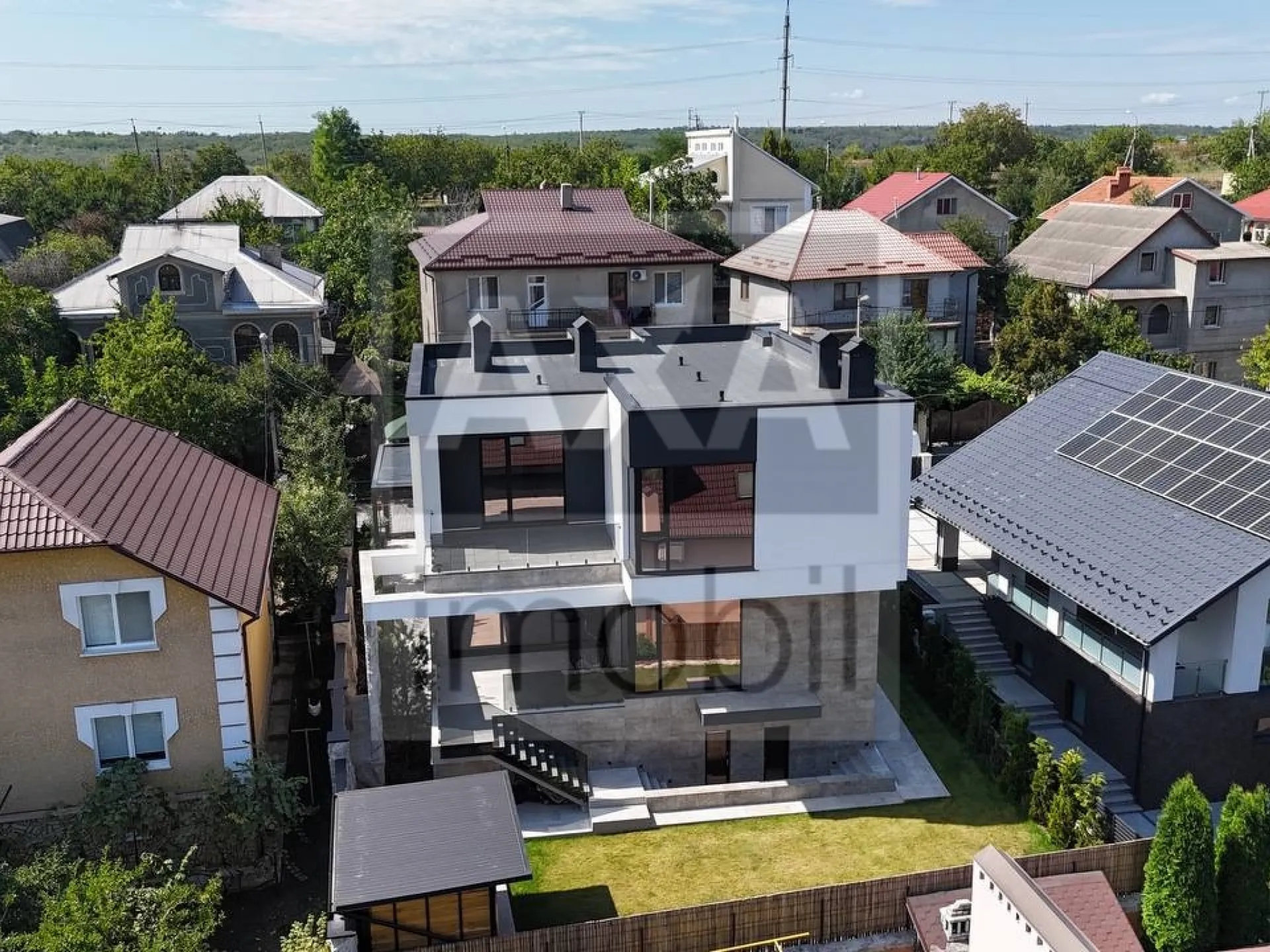 2-этажный дом, 3 комнаты, 290 м² — Изображение 1