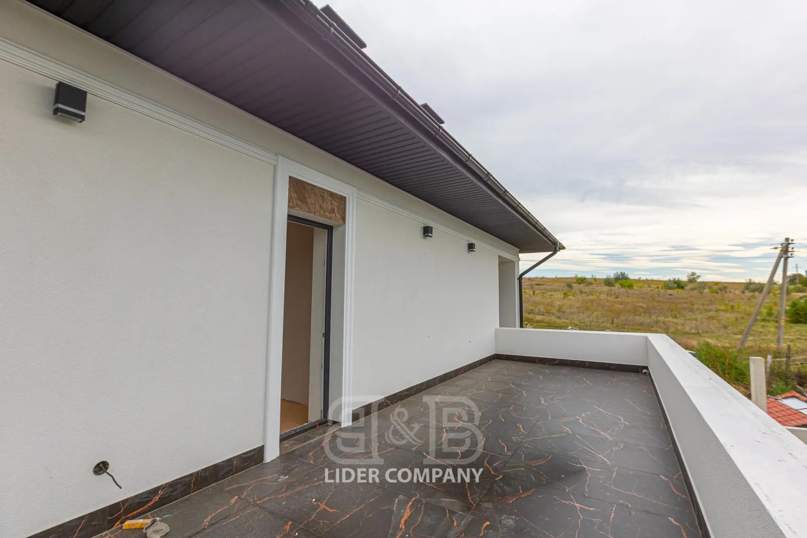 2-etaje casă, 4 camere, 136 m² — Imagine 3