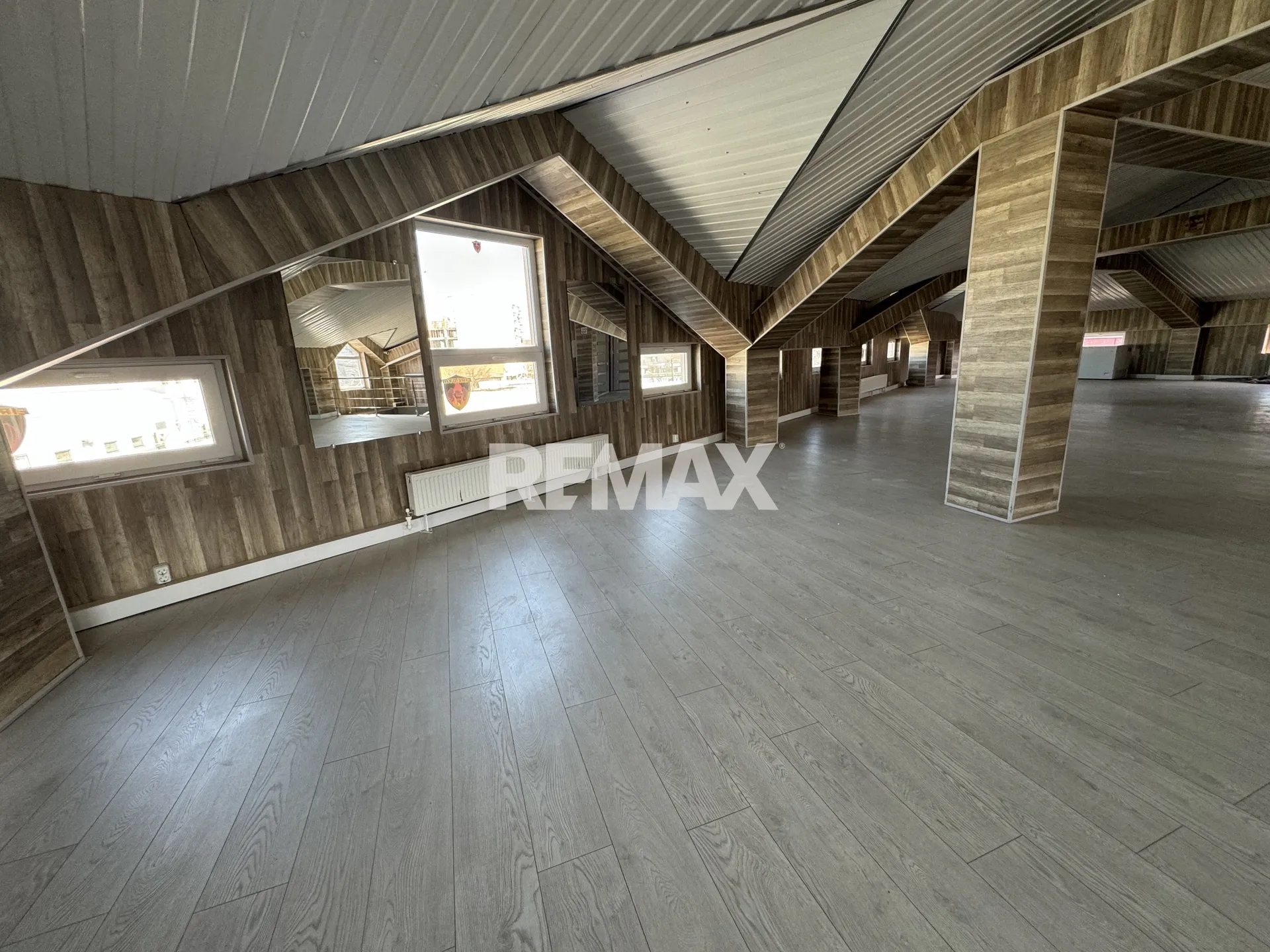 Free-purpose property, 220 m² — Image 3