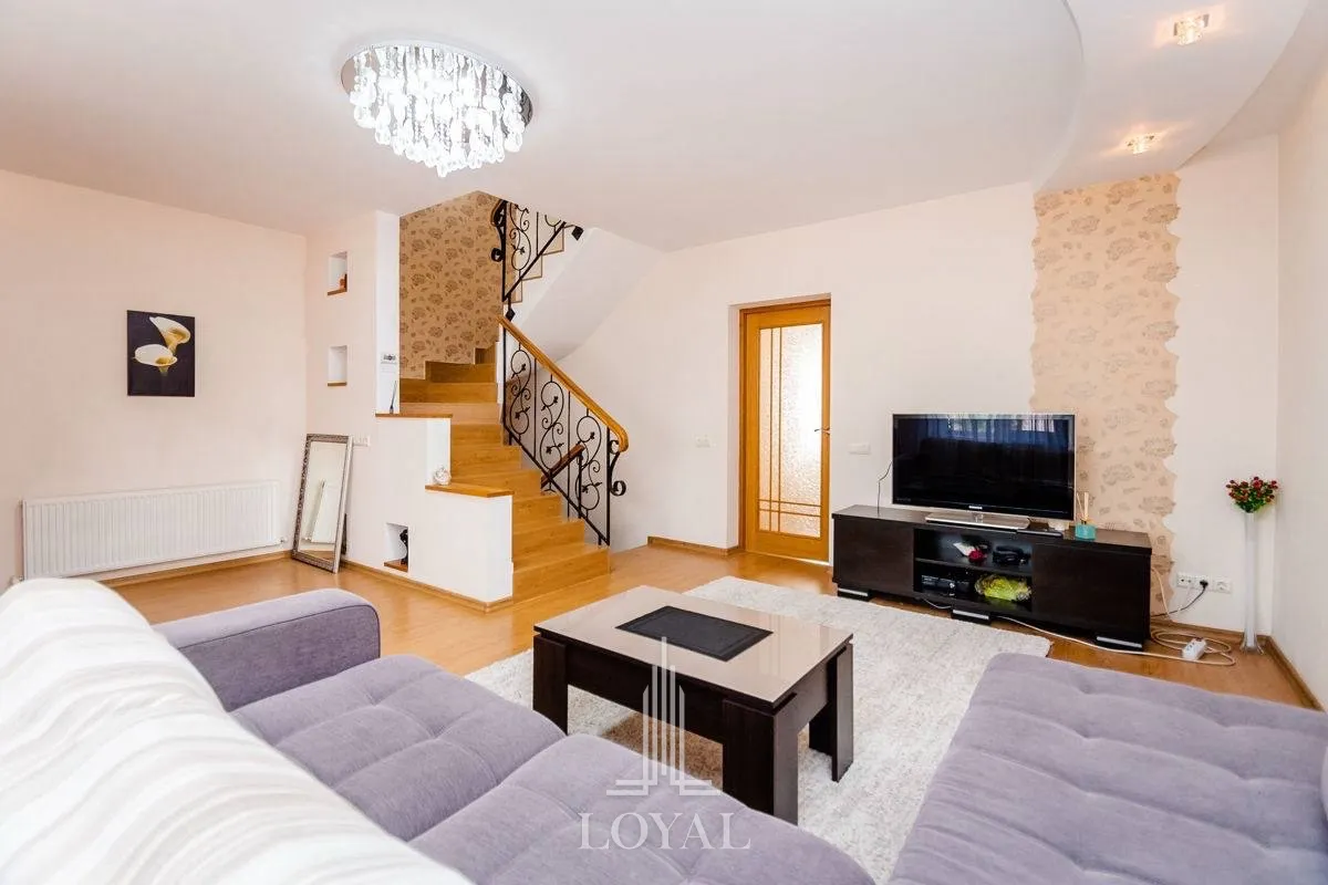 3-этажный дом, 4 комнаты, 210 м² — Изображение 3