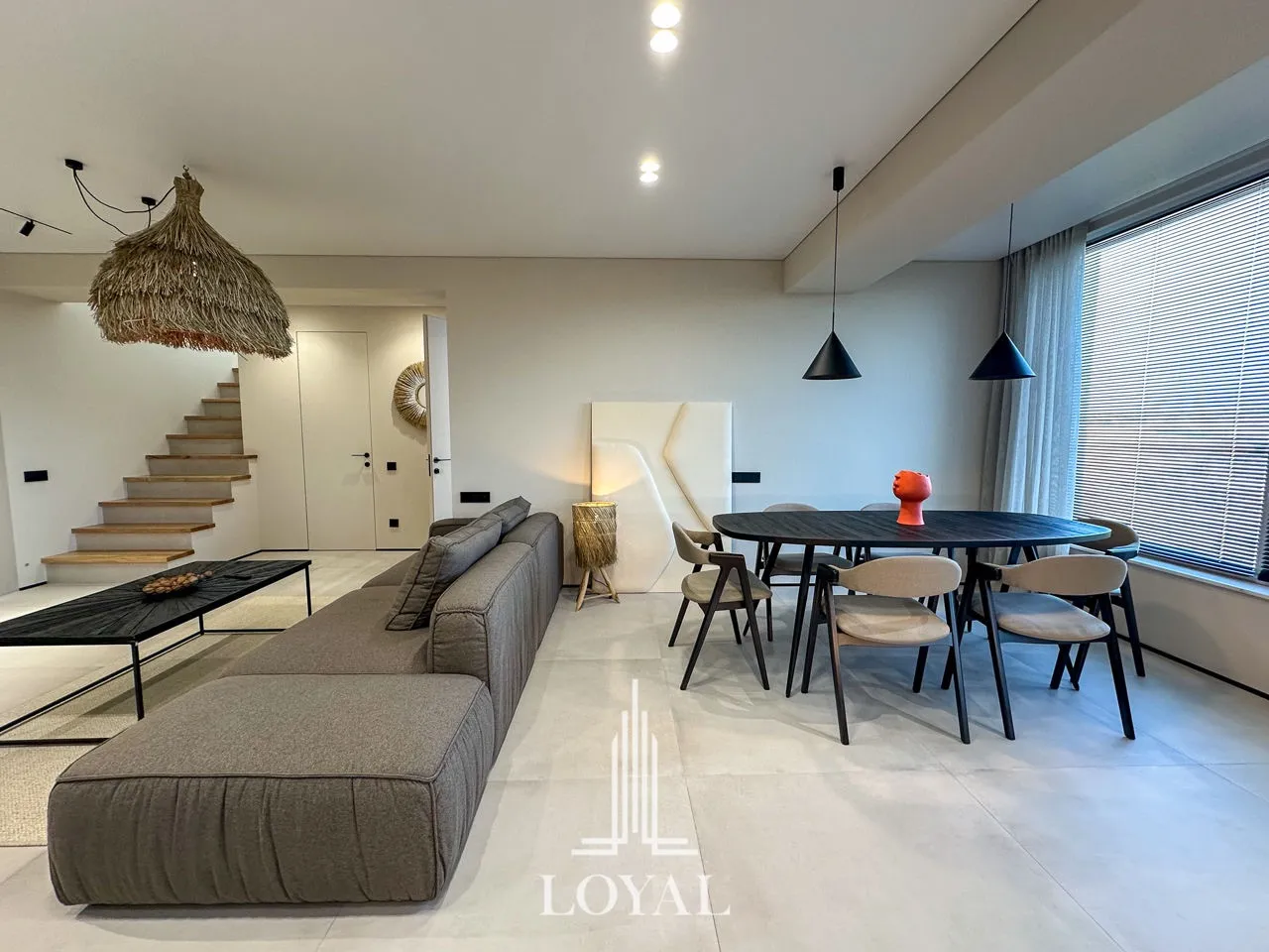 3-комнатная квартира, 195 м² — Изображение 1