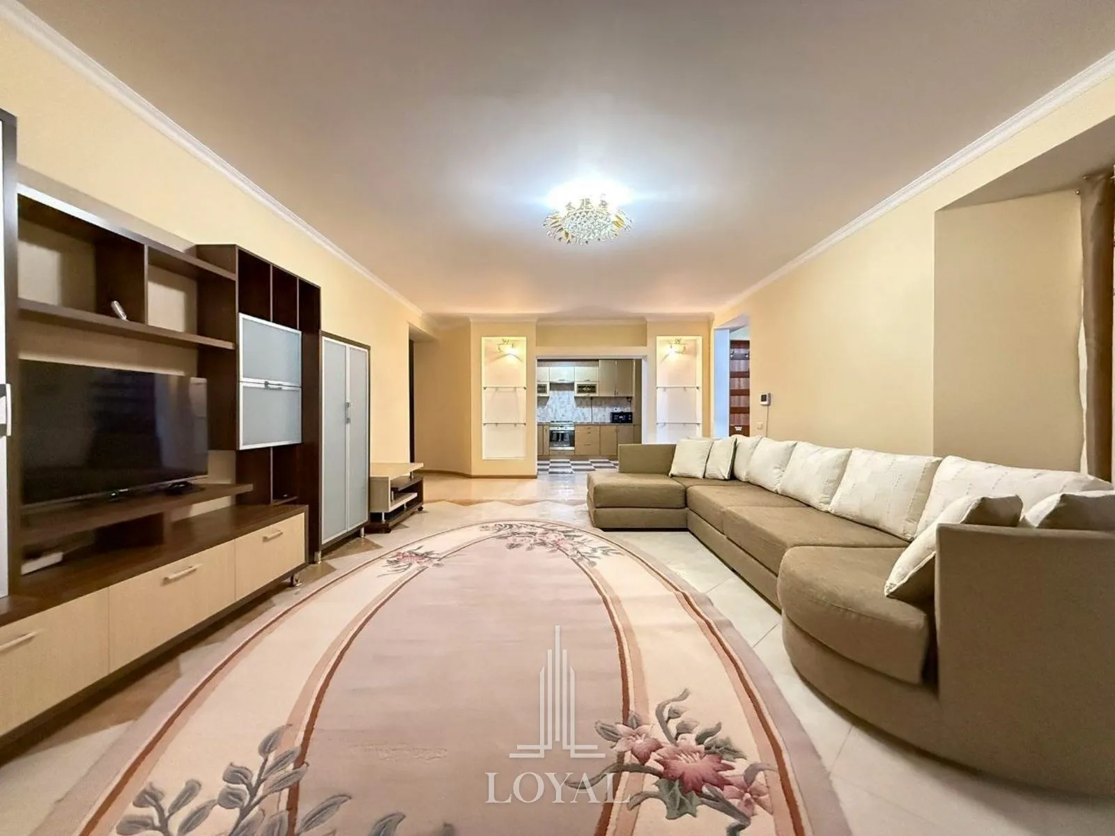 3-этажный дом, 4 комнаты, 220 м² — Изображение 3