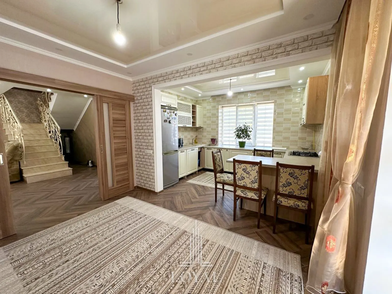 2-этажный дом, 4 комнаты, 120 м² — Изображение 2