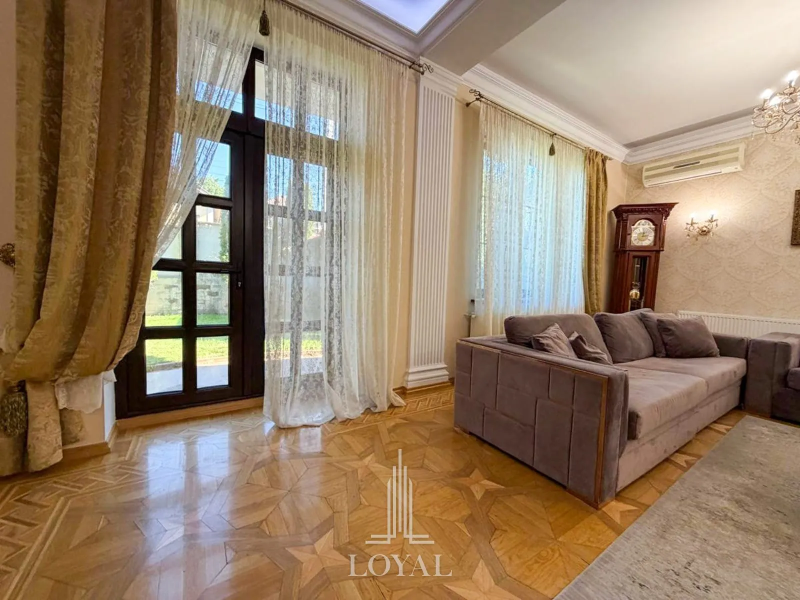 3-этажный дом, 4 комнаты, 400 м² — Изображение 3