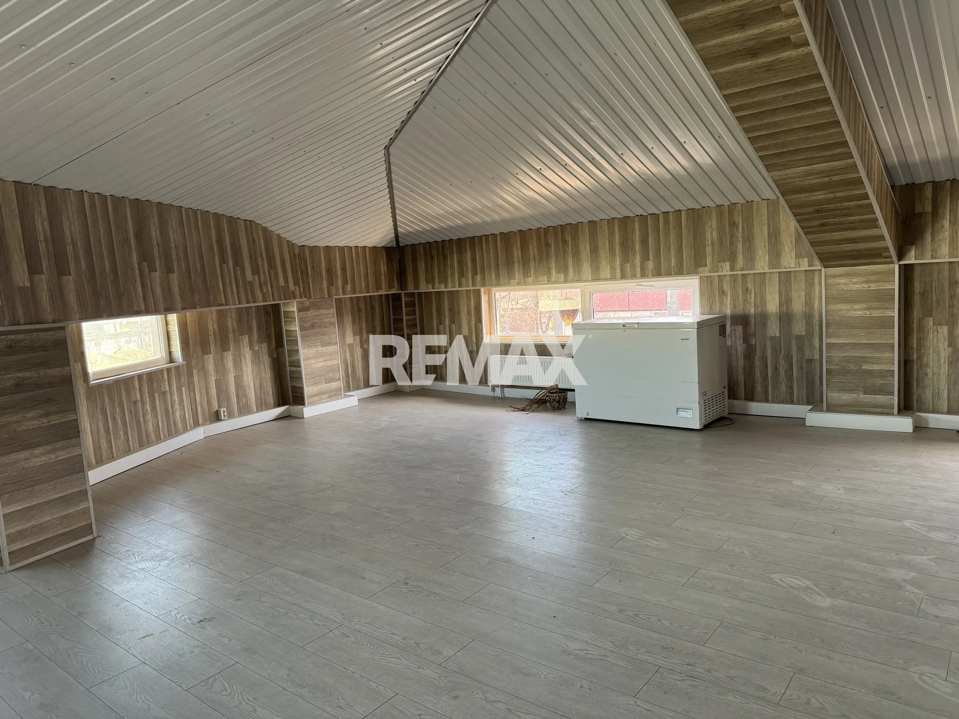 Free-purpose property, 220 m² — Image 6