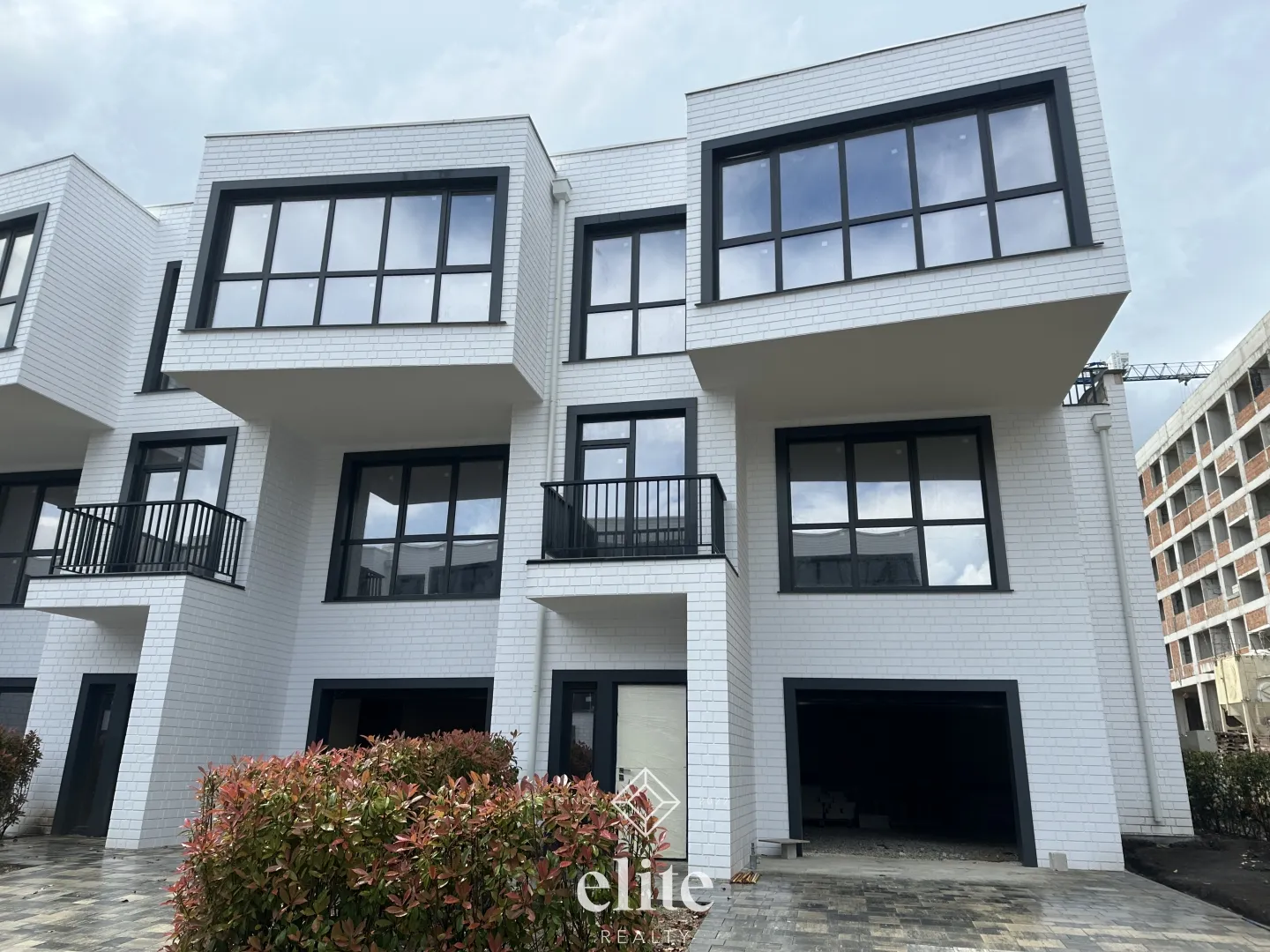 2-etaje casă, 3 camere, 188 m² — Imagine 1