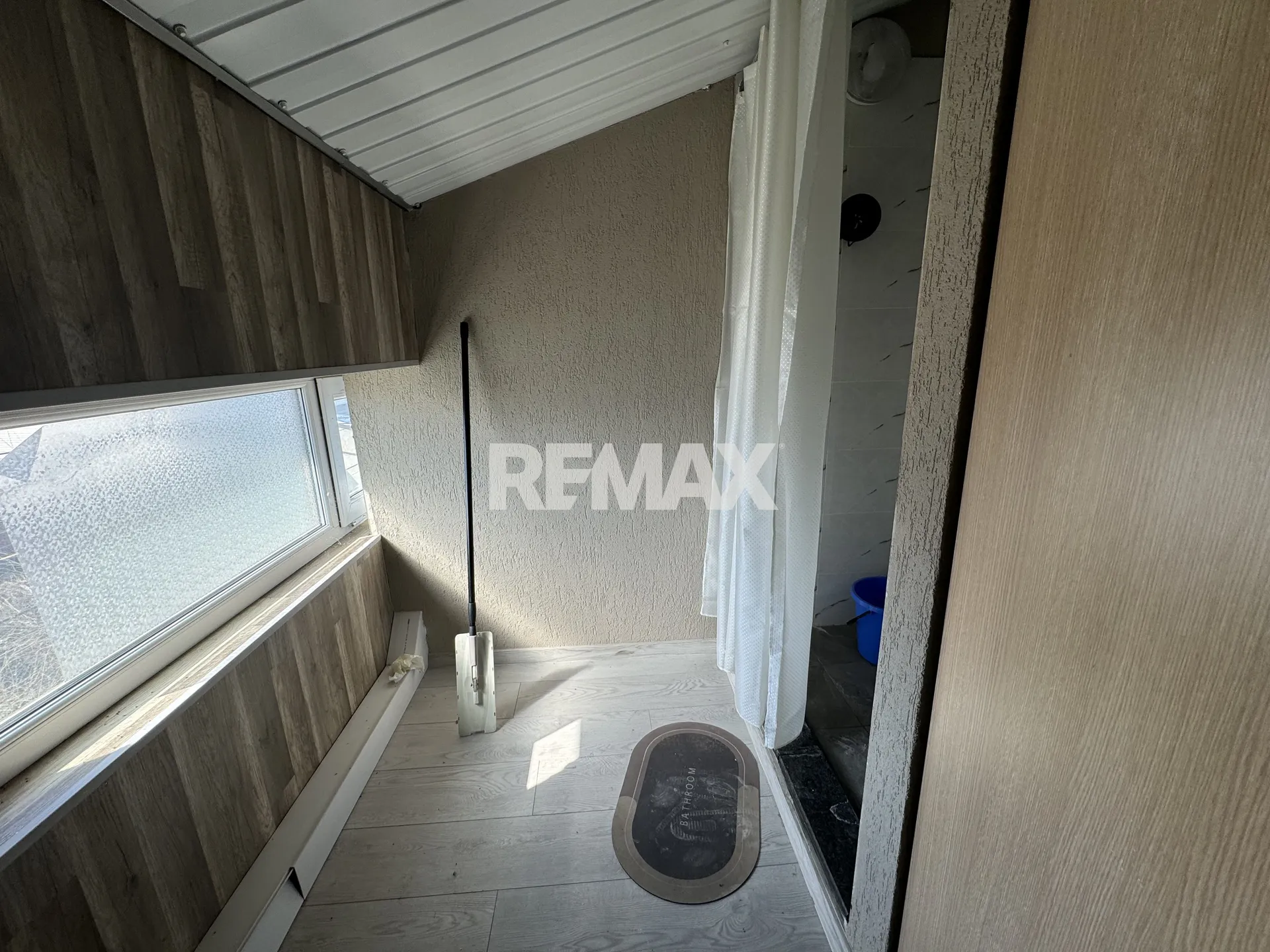 Free-purpose property, 220 m² — Image 2