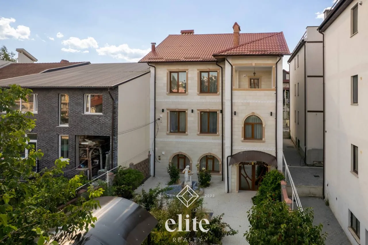 3-этажный дом, 5 комнат, 350 м² — Изображение 1