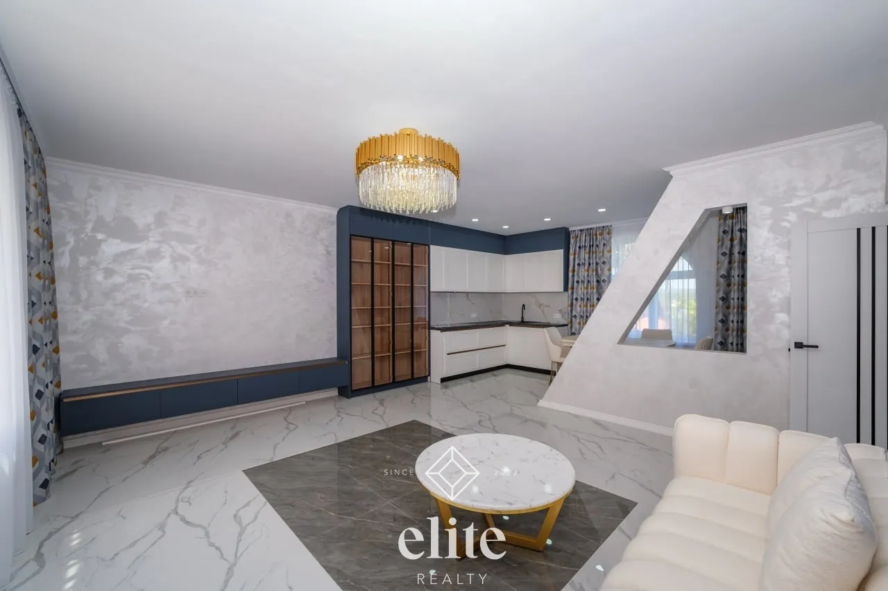 3-floor house, 3 rooms, 250 m² — Image 3