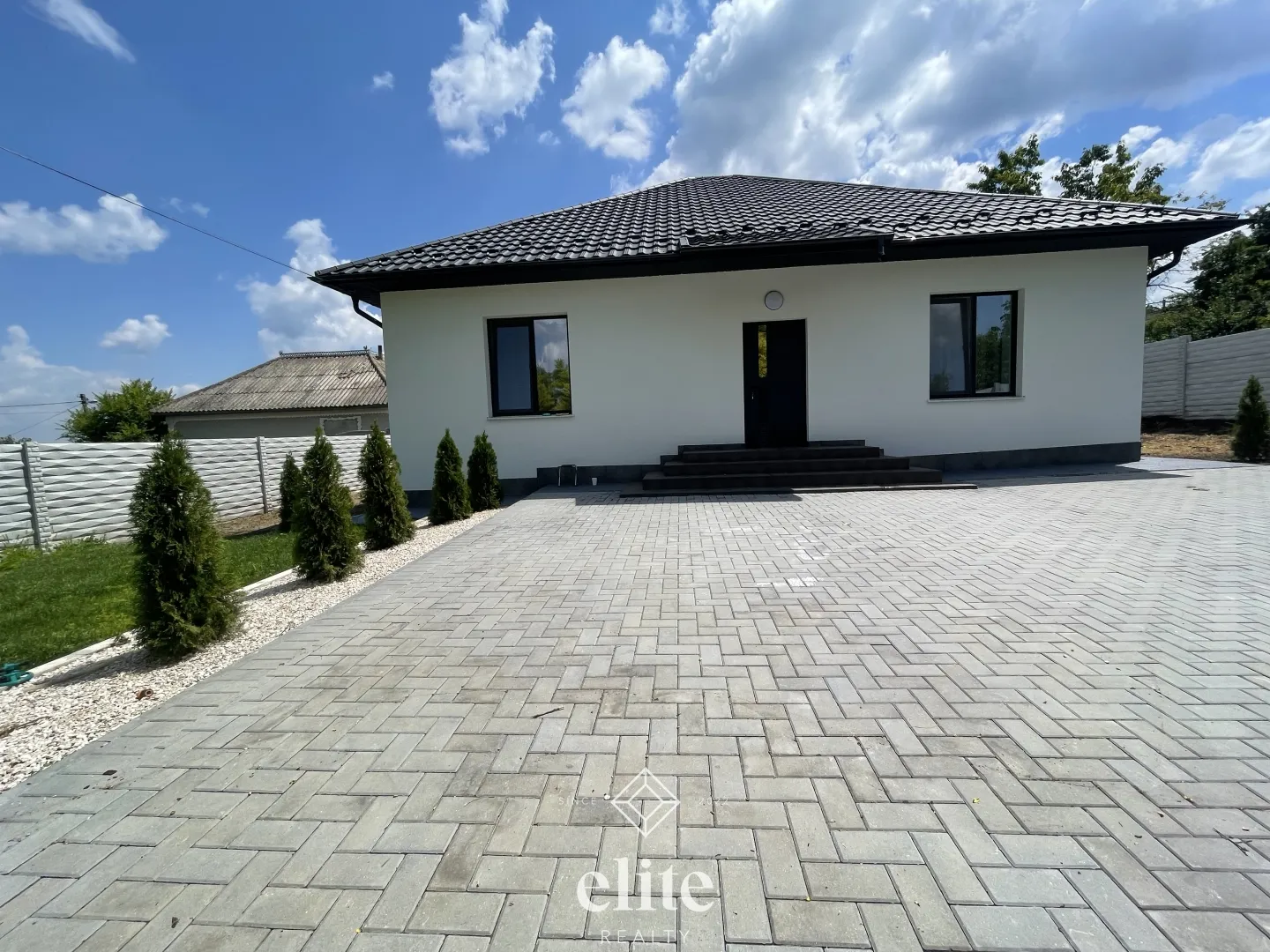 1-этажный дом, 3 комнаты, 130 м² — Изображение 1