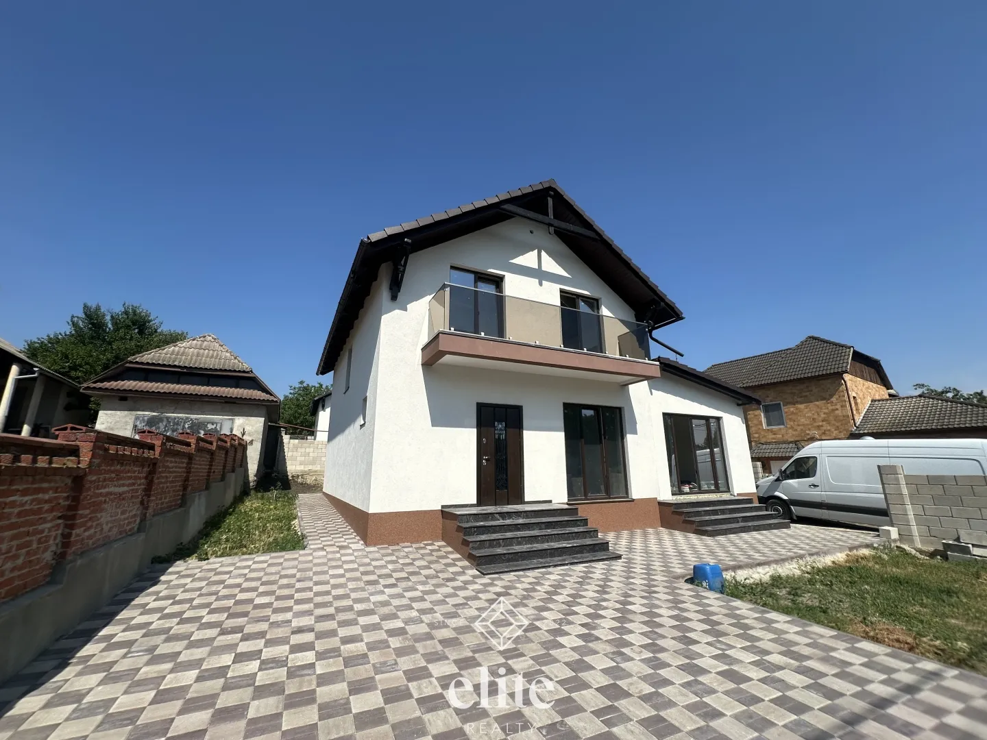 2-этажный дом, 4 комнаты, 140 м² — Изображение 1