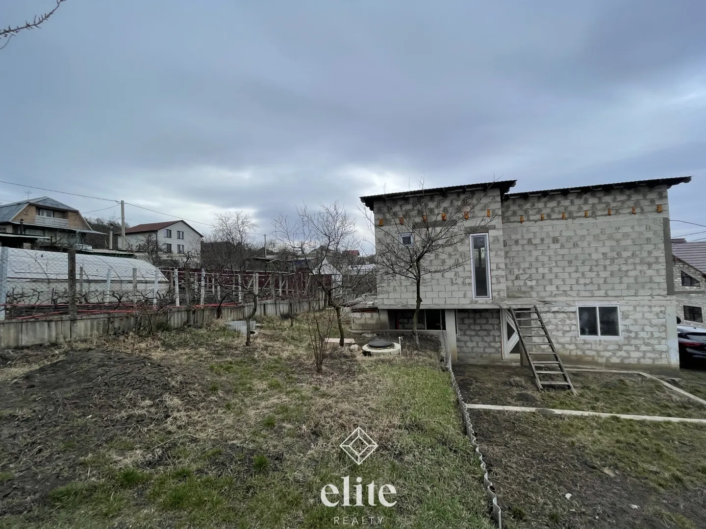2-этажный дом, 3 комнаты, 115 м² — Изображение 1