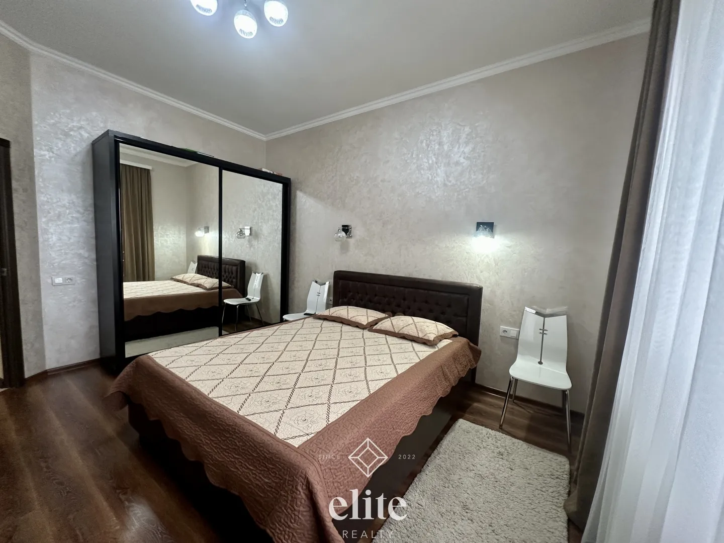 2-etaje casă, 4 camere, 200 m² — Imagine 4