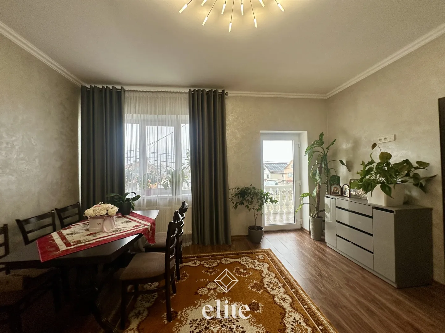 2-etaje casă, 4 camere, 200 m² — Imagine 3