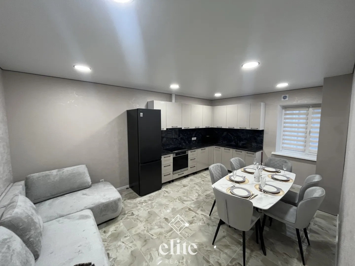 2-этажный дом, 2 комнаты, 130 м² — Изображение 2