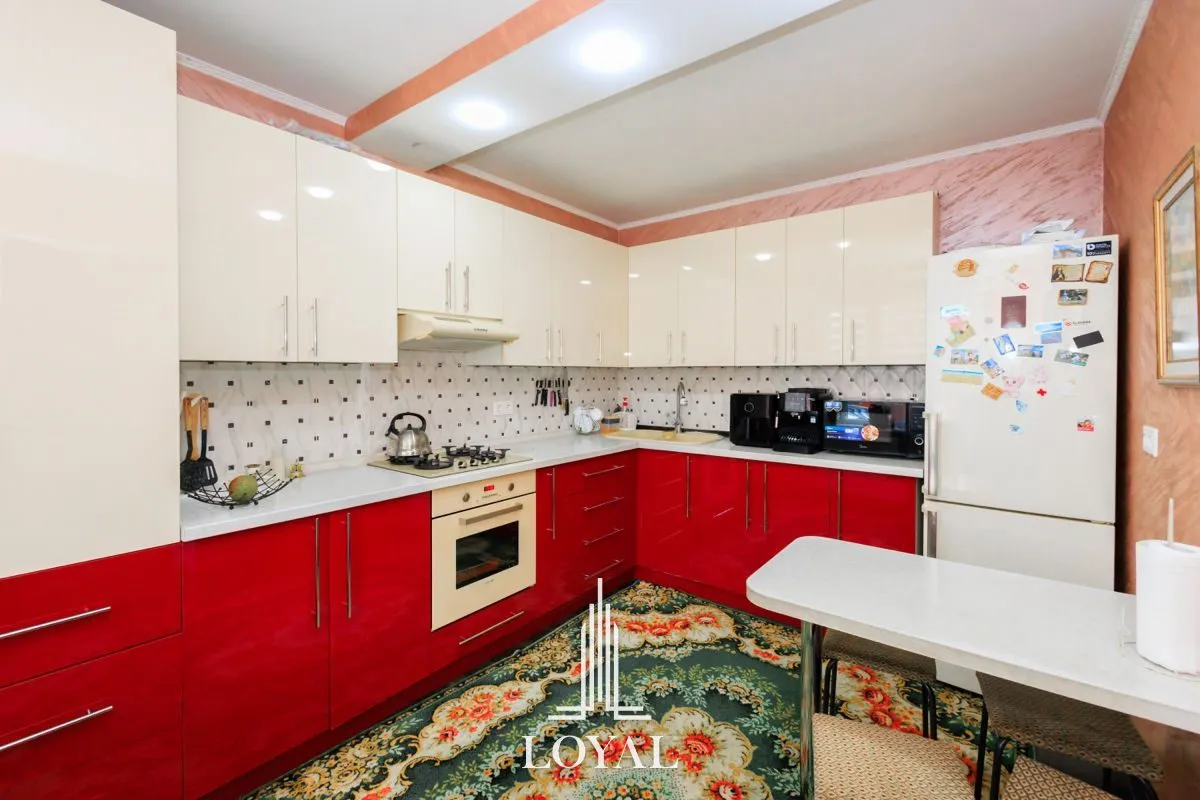 2-этажный дом, 6 комнат, 200 м² — Изображение 2