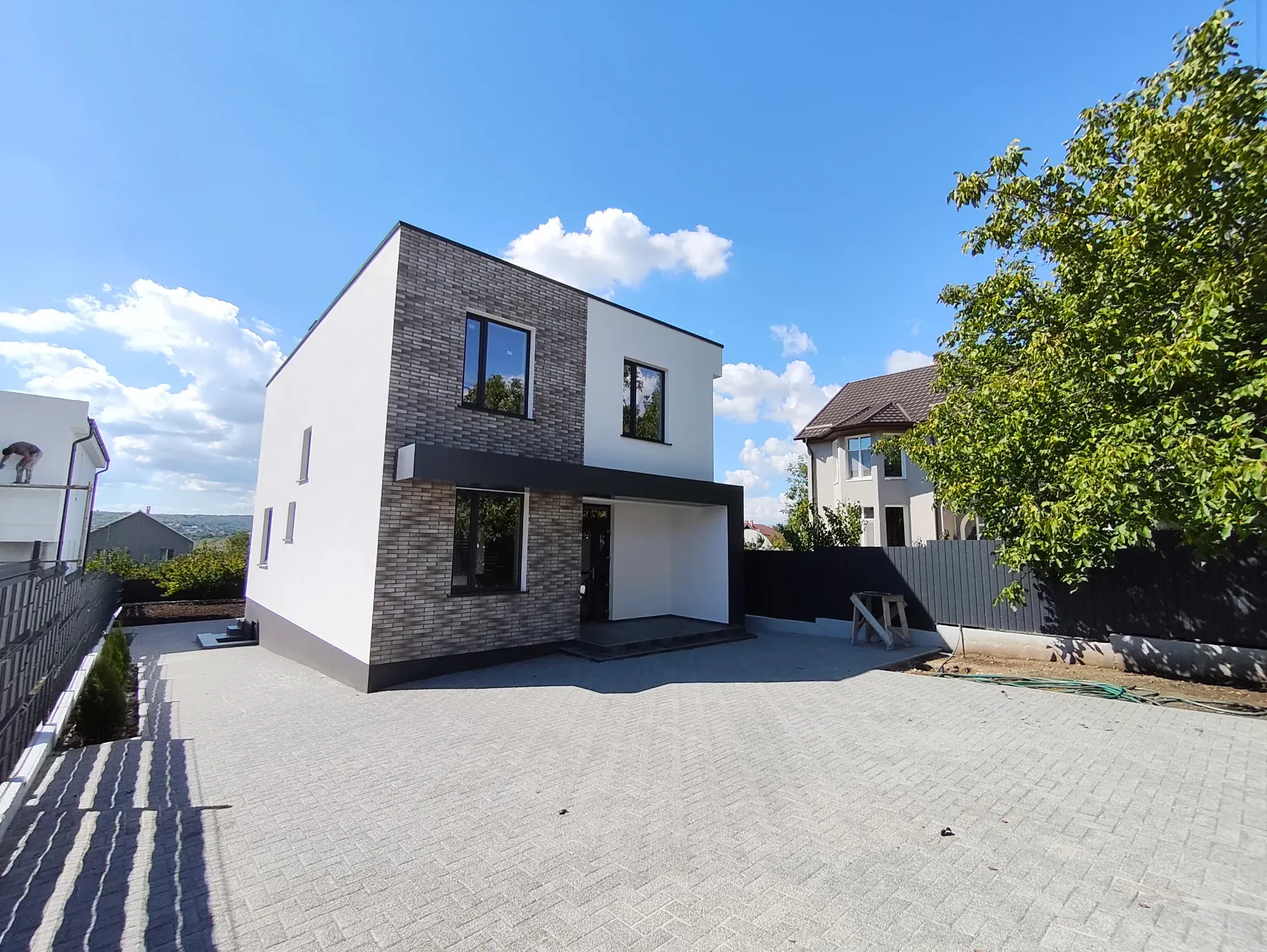2-этажный дом, 4 комнаты, 175 м² — Изображение 1