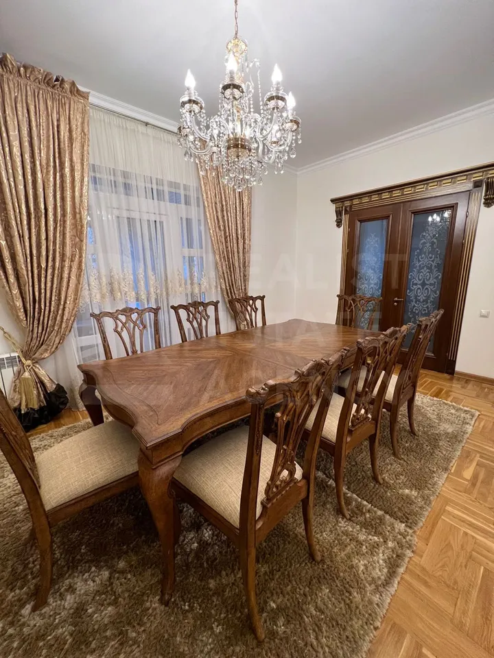 2-этажный дом, 4 комнаты, 340 м² — Изображение 4