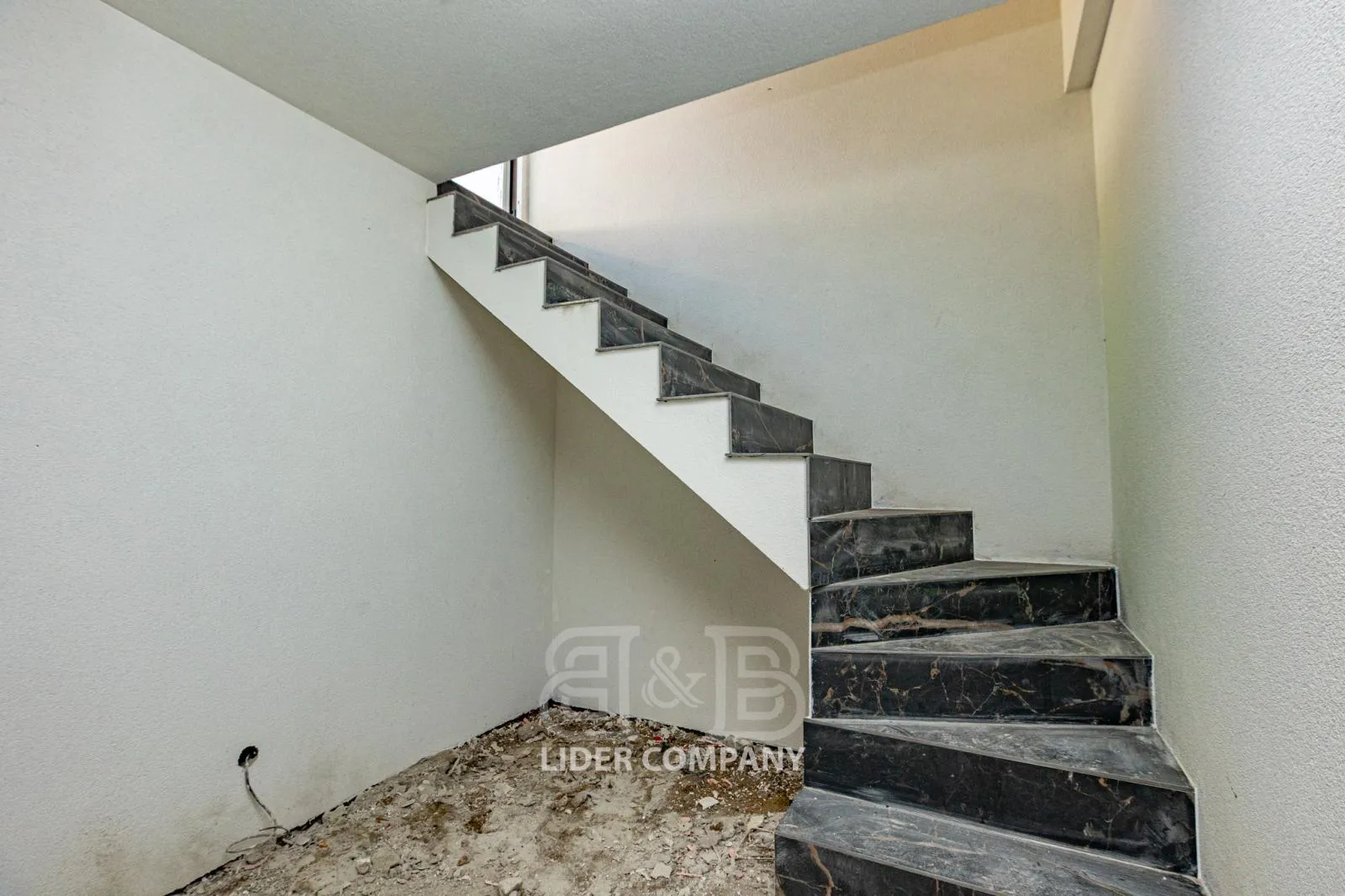 2-этажный дом, 4 комнаты, 136 м² — Изображение 4