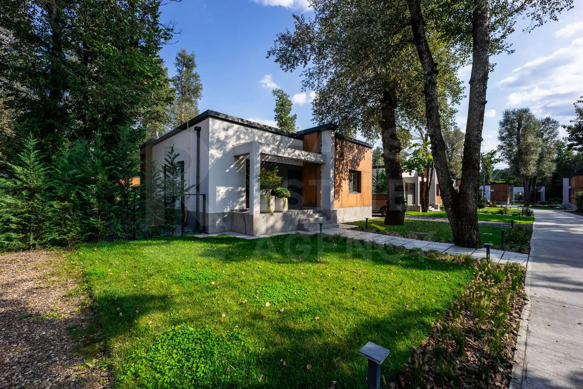 1-этажный дом, 3 комнаты, 110 м² — Изображение 1