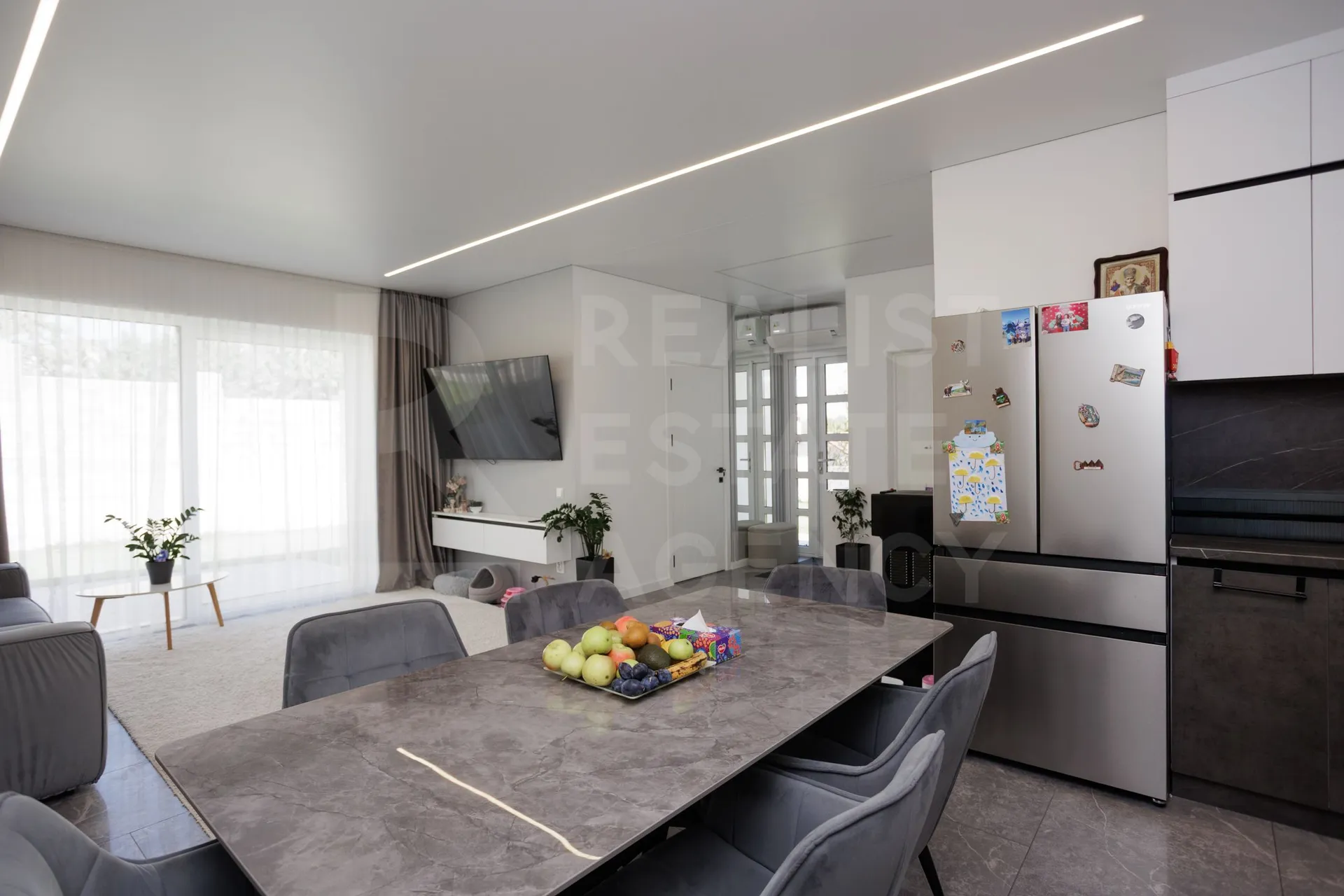 1-etaje casă, 3 camere, 110 m² — Imagine 2