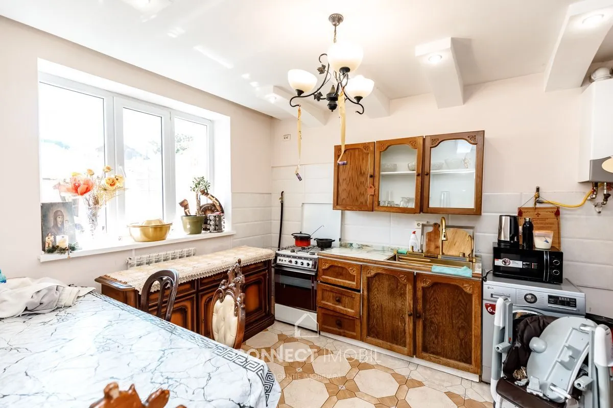 2-этажный дом, 4 комнаты, 180 м² — Изображение 2