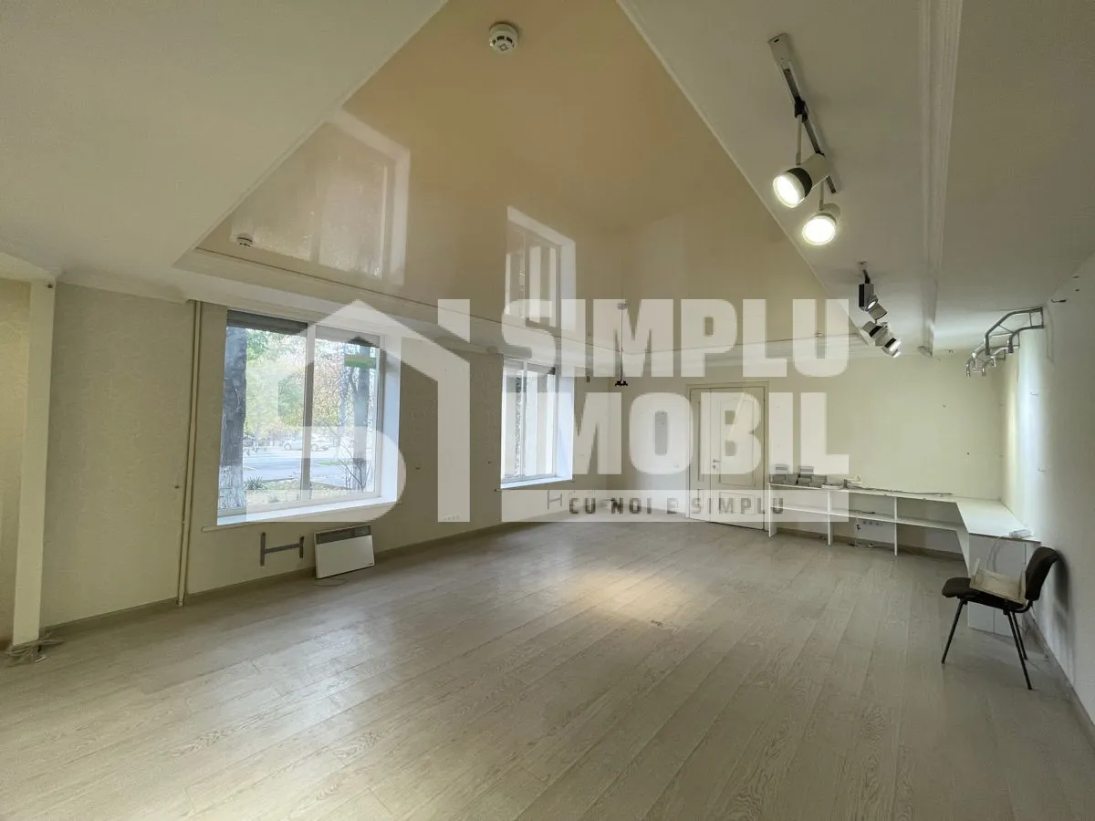 Spațiu comercial, 130 m² — Imagine 1
