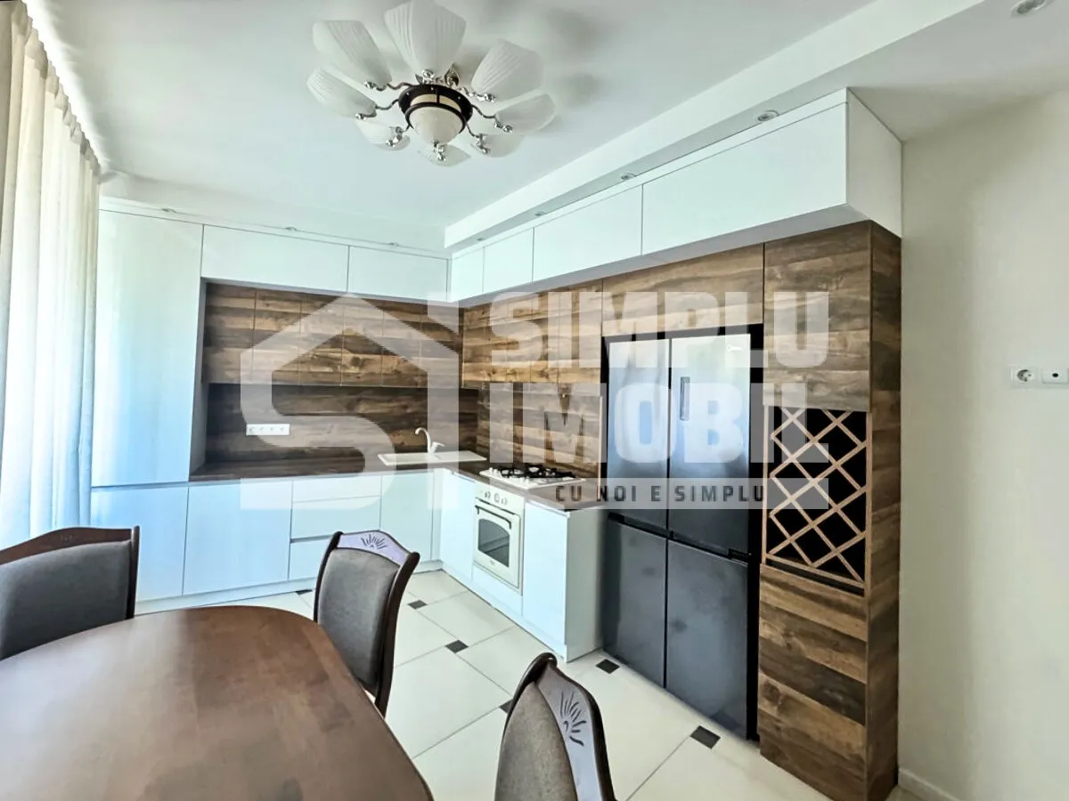 3-этажный дом, 4 комнаты, 230 м² — Изображение 2