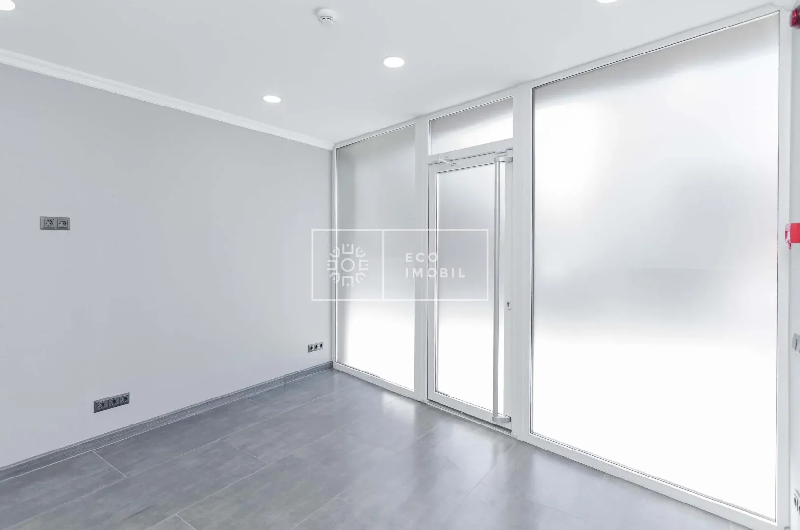 1-camere birou, 45 m² — Imagine 1