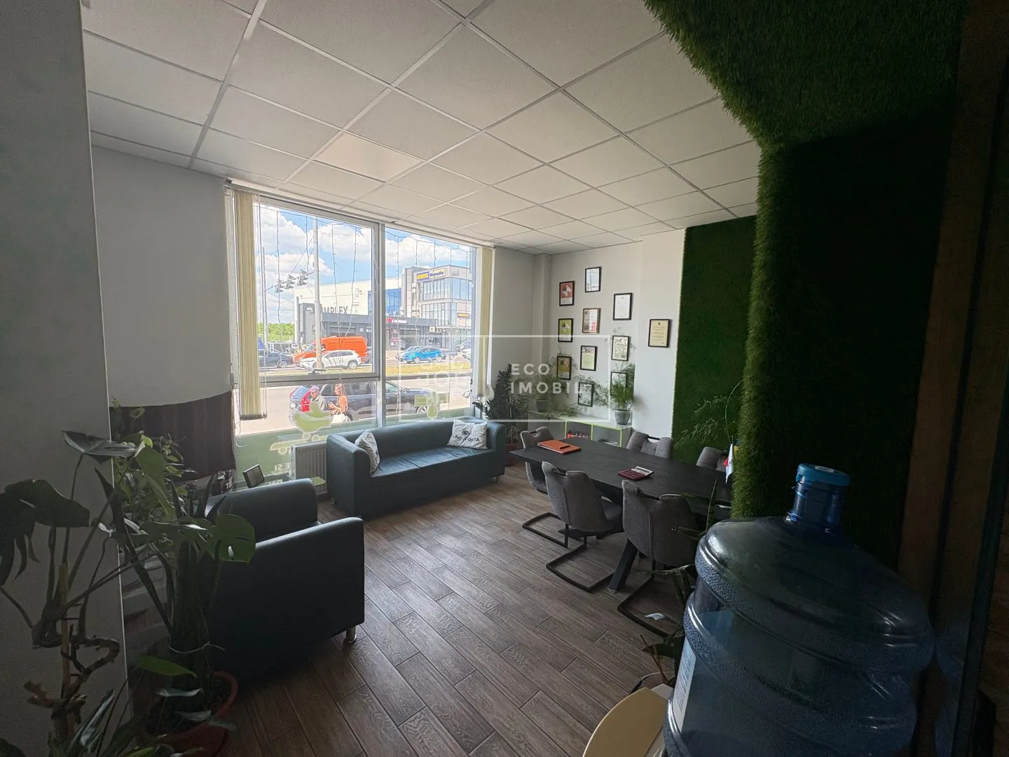 1-bedroom office, 250 m² — Image 1