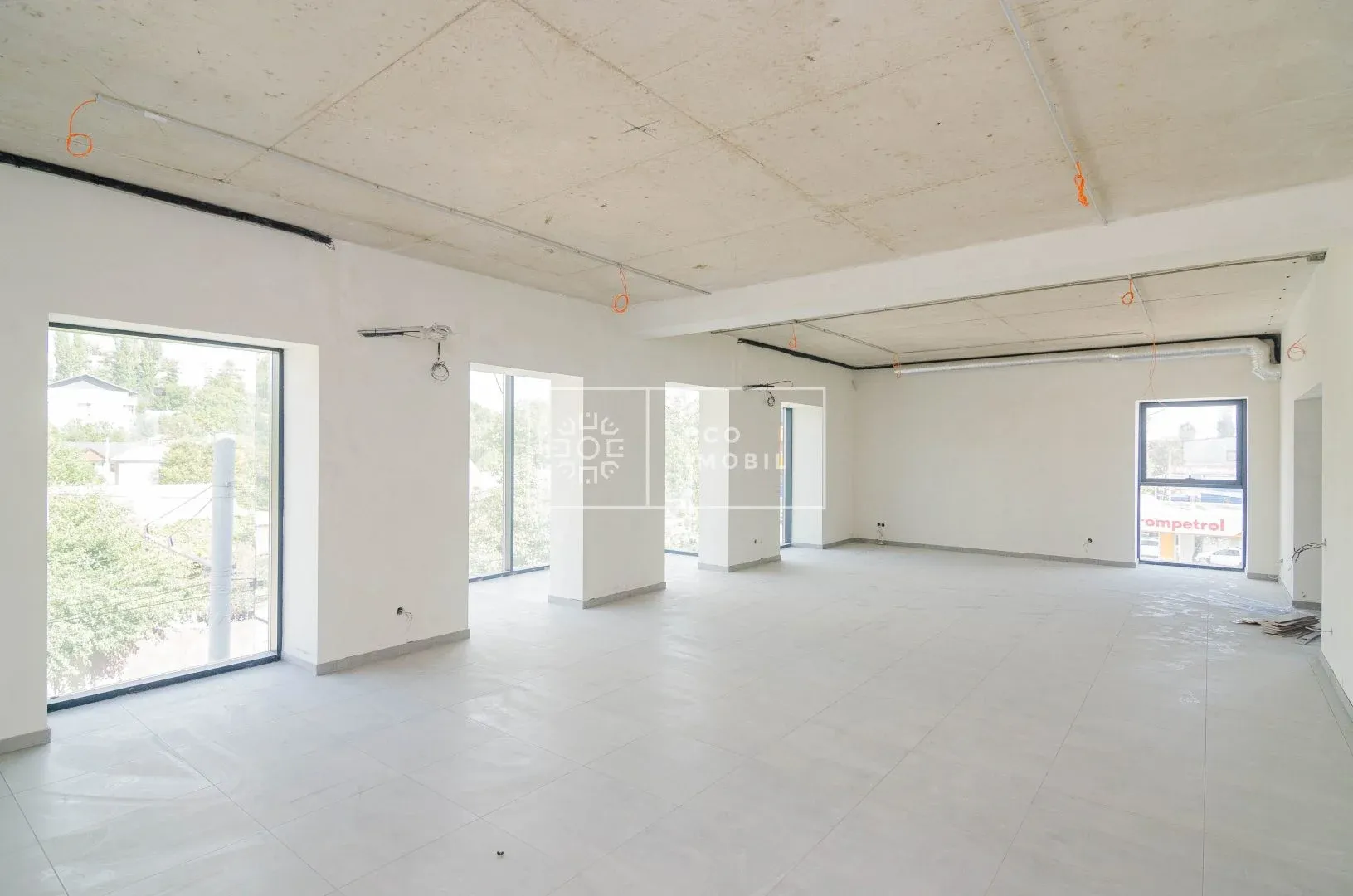 1-camere birou, 270 m² — Imagine 1