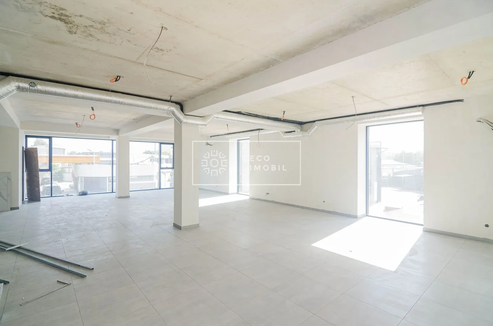 1-camere birou, 810 m² — Imagine 1