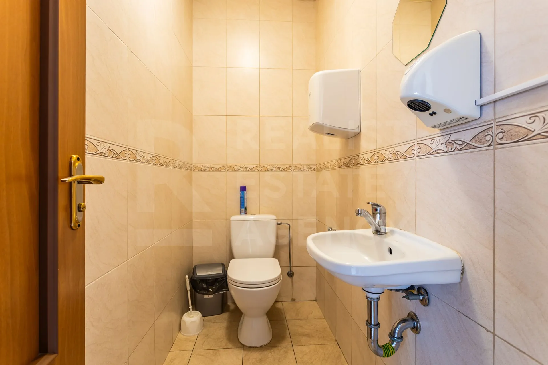 8-camere birou, 80 m² — Imagine 2