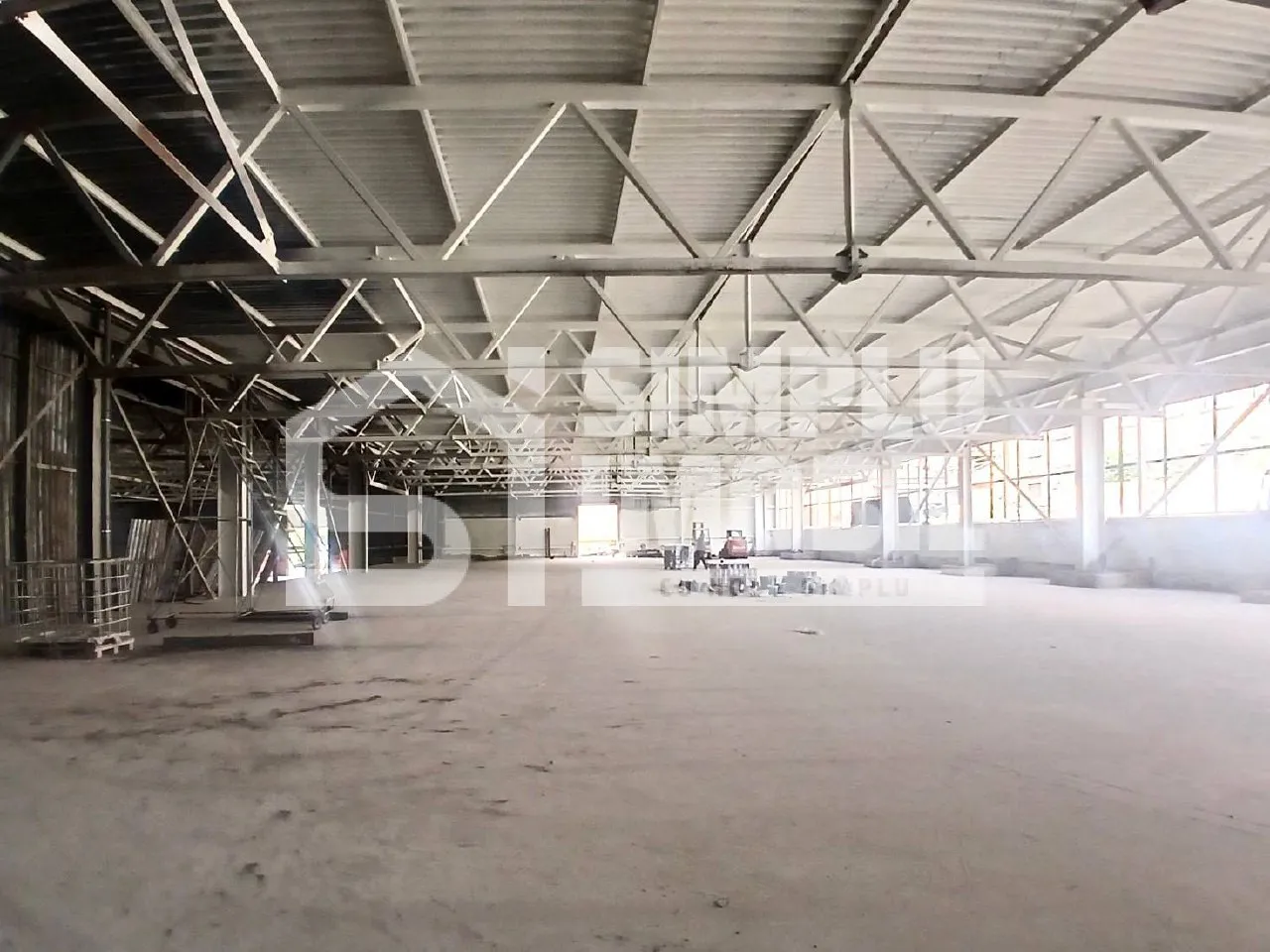 Spațiu comercial, 5 760 m² — Imagine 3