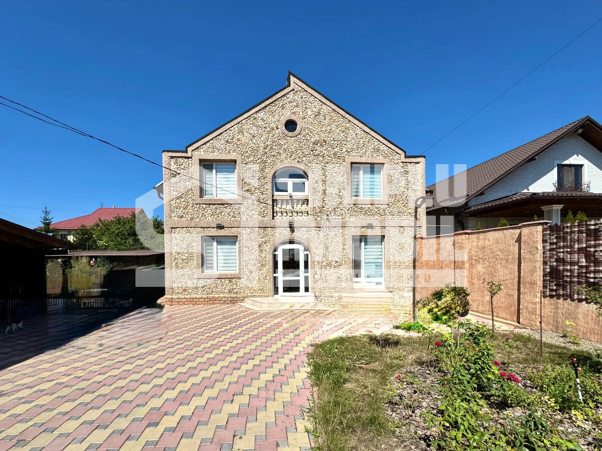2-floor house, 5 rooms, 222 m² — Image 1
